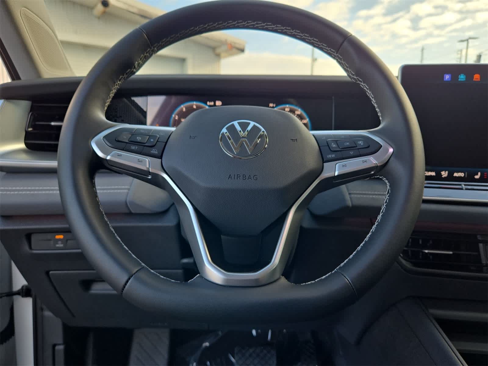 Thumbnail: 2025 Volkswagen Tiguan - 24