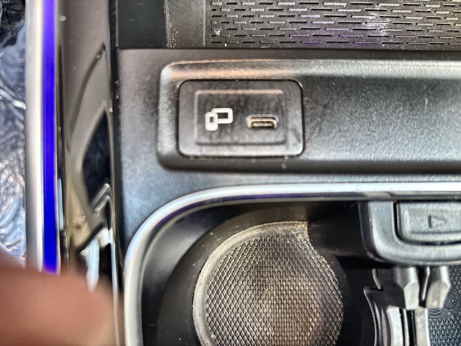 Thumbnail: 2022 Mercedes-Benz GLB - 30