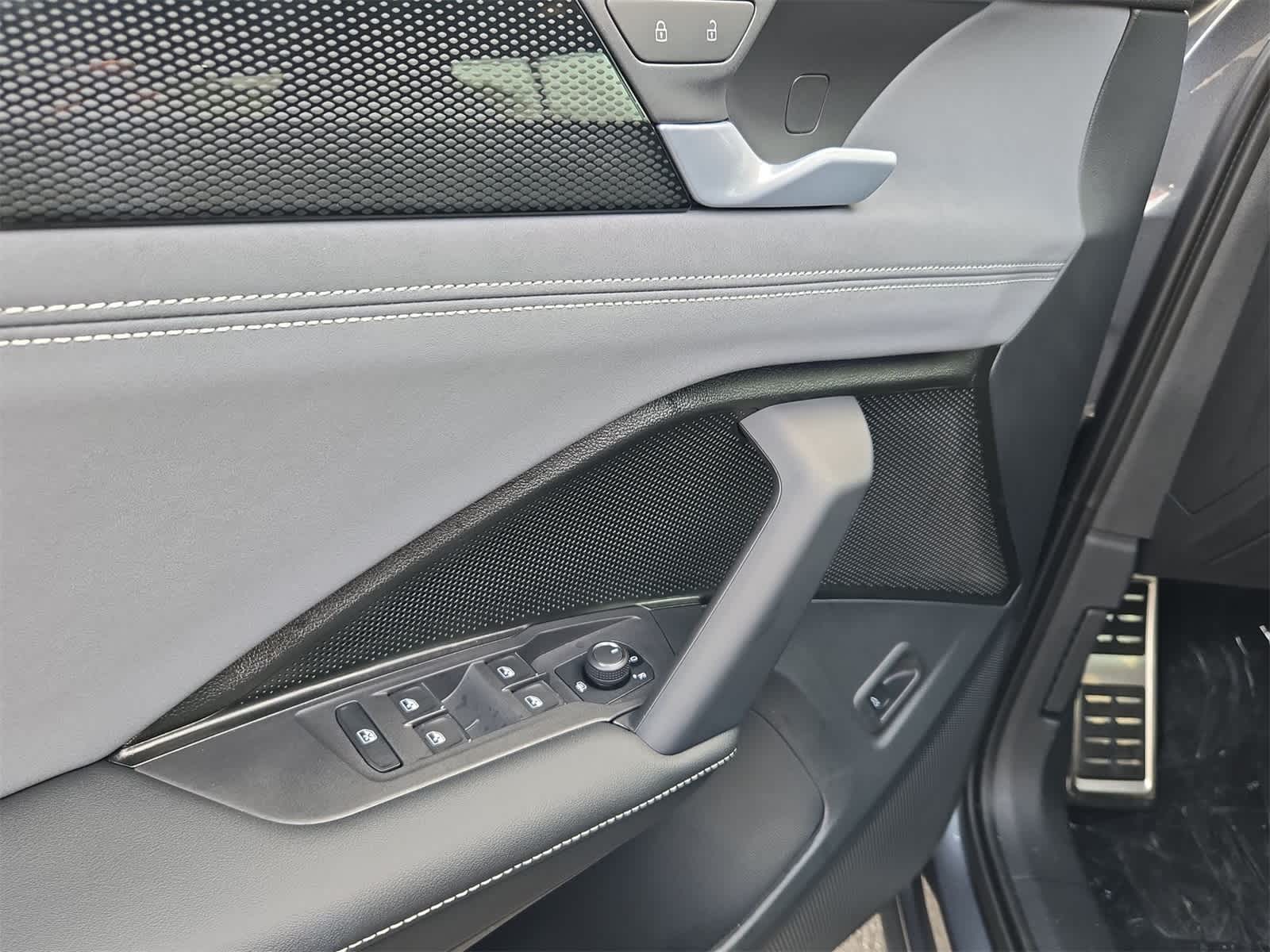 Thumbnail: 2025 Volkswagen Tiguan - 35