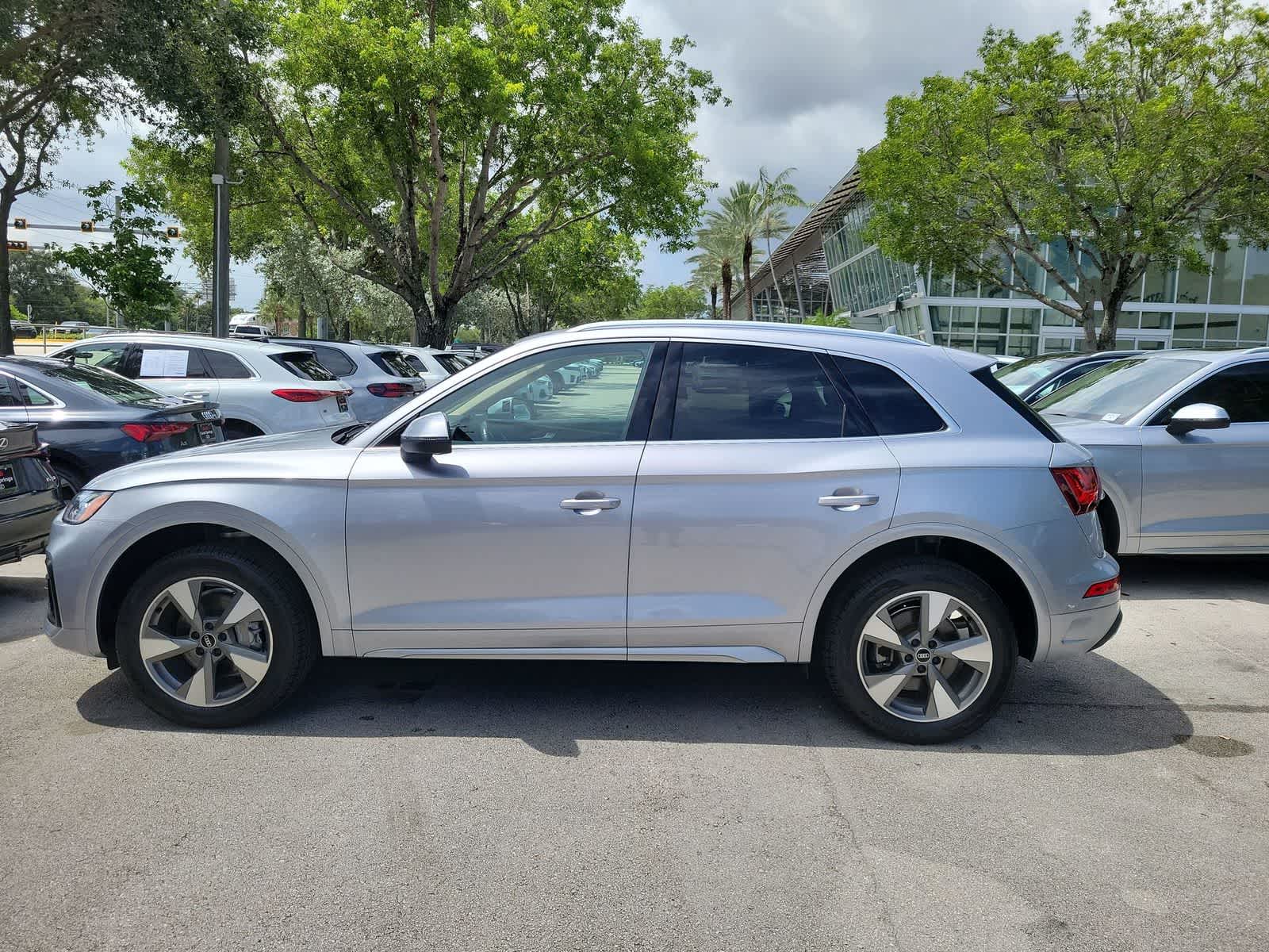 Thumbnail: 2023 Audi Q5 - 10