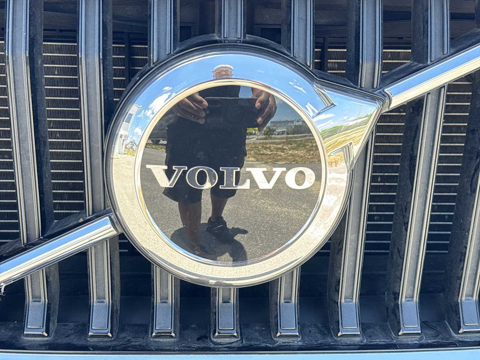 Thumbnail: 2022 Volvo XC60 - 12