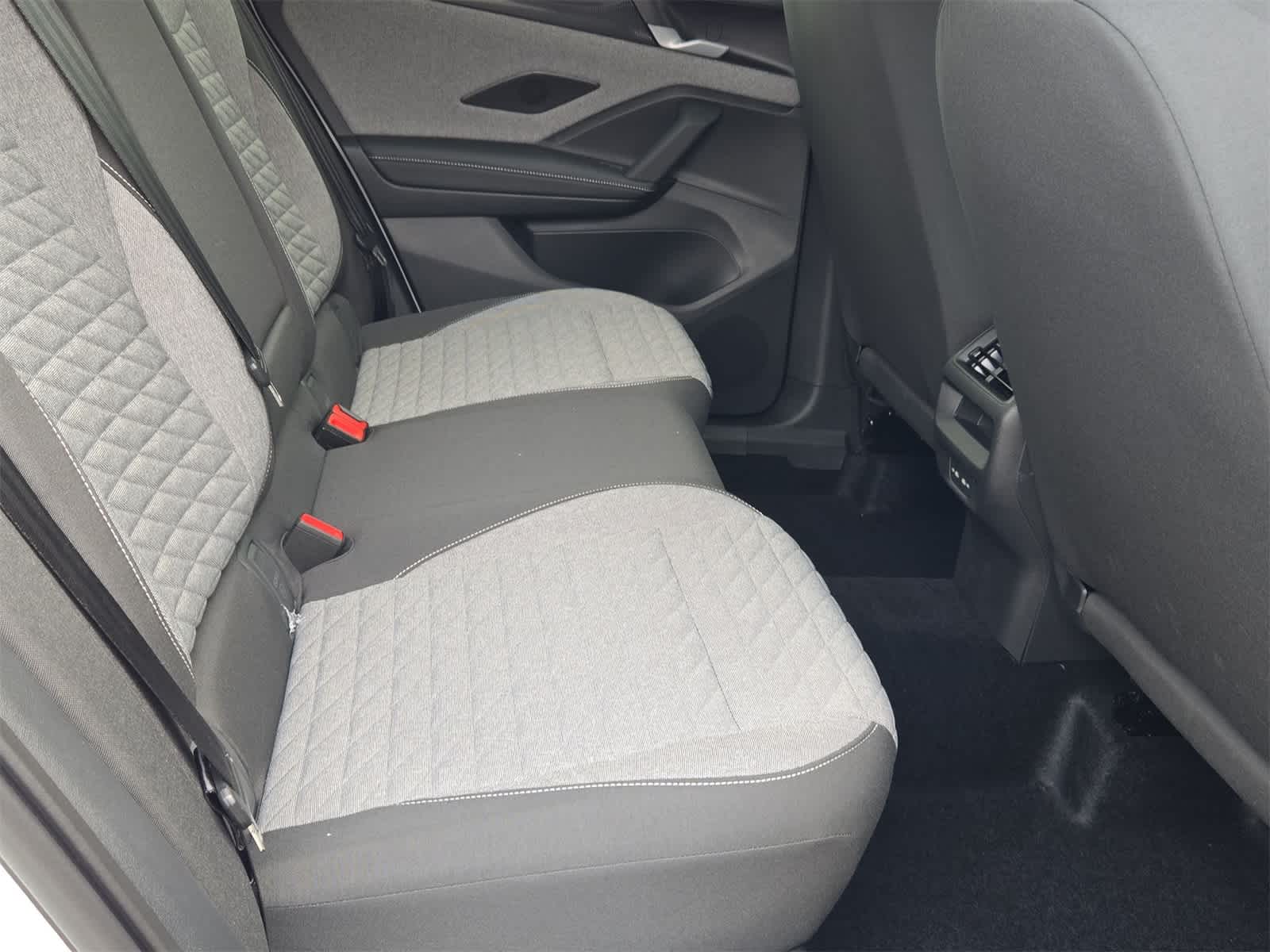 Thumbnail: 2025 Volkswagen Tiguan - 21