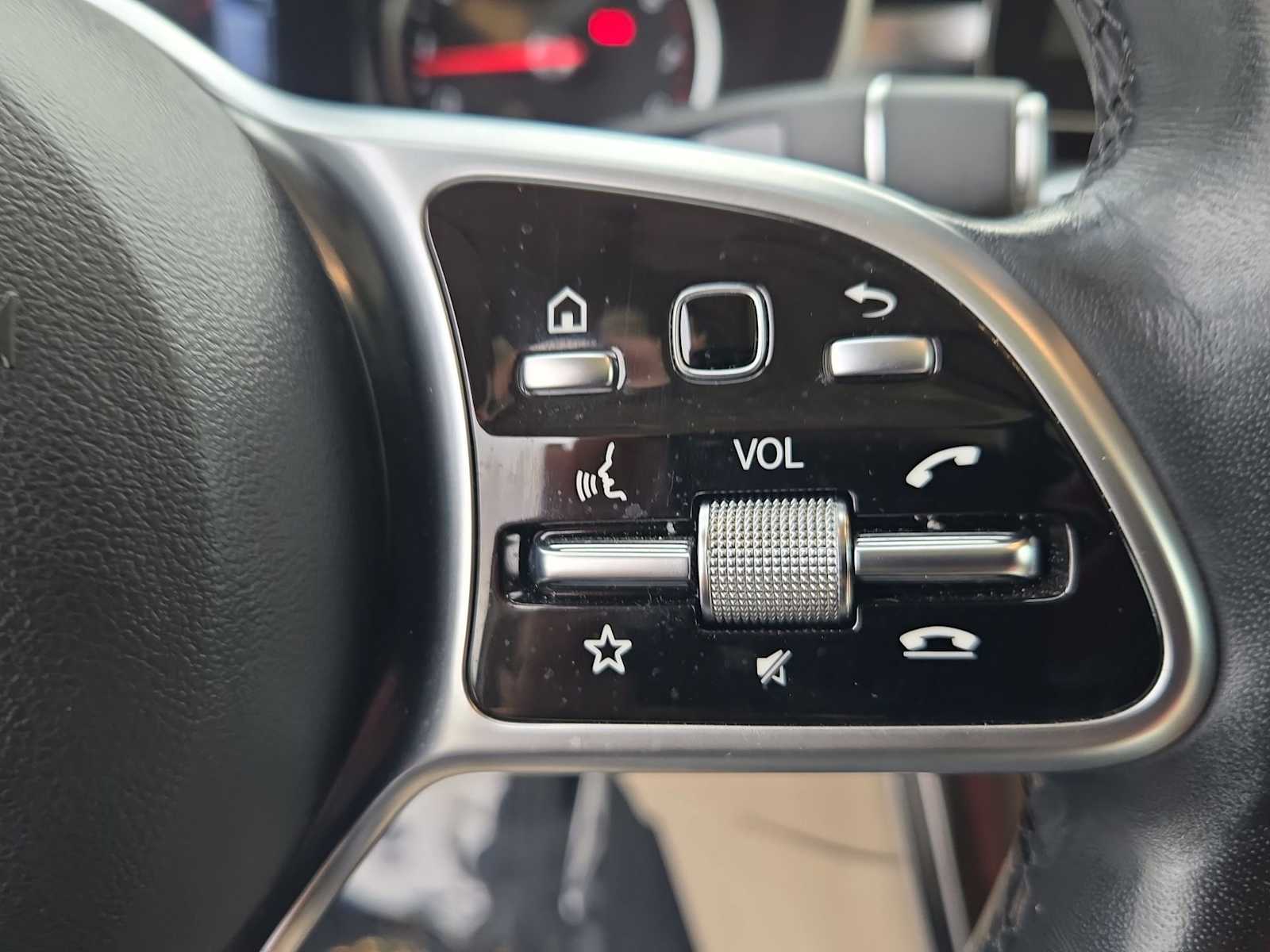 Thumbnail: 2022 Mercedes-Benz GLC - 23