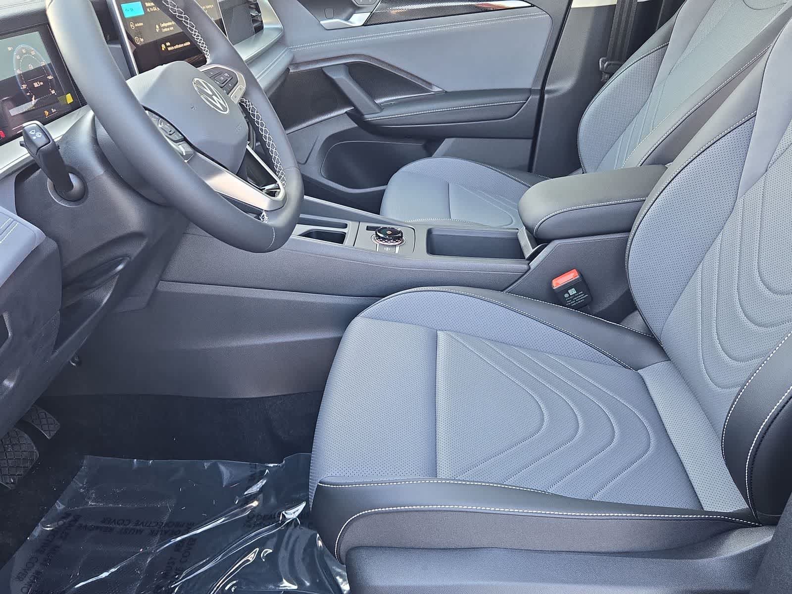 Thumbnail: 2025 Volkswagen Tiguan - 17