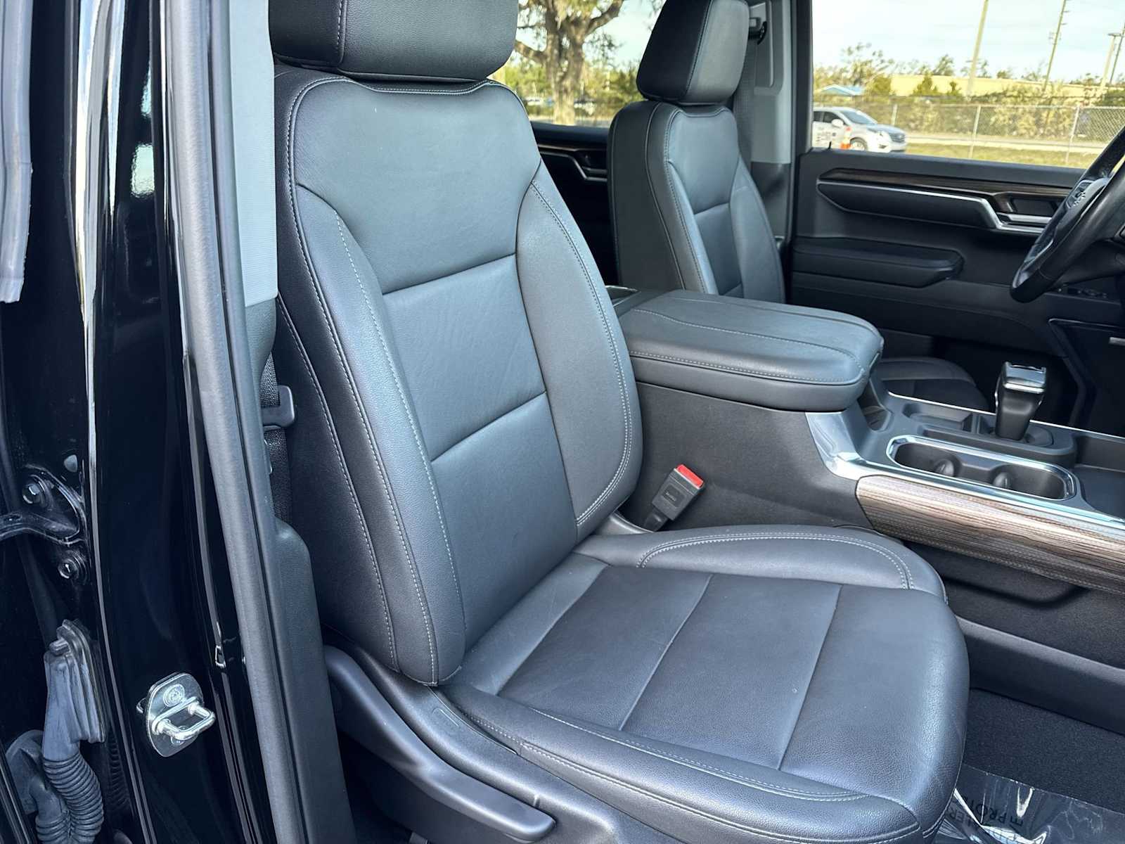 Thumbnail: 2023 Chevrolet Silverado 1500 - 21