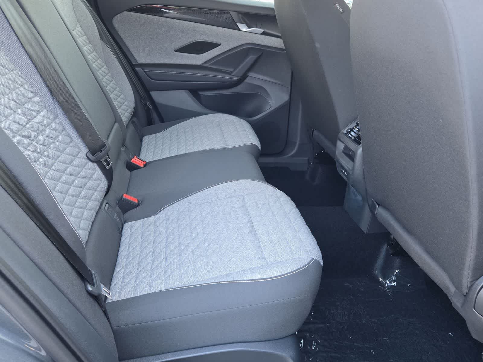 Thumbnail: 2025 Volkswagen Tiguan - 21