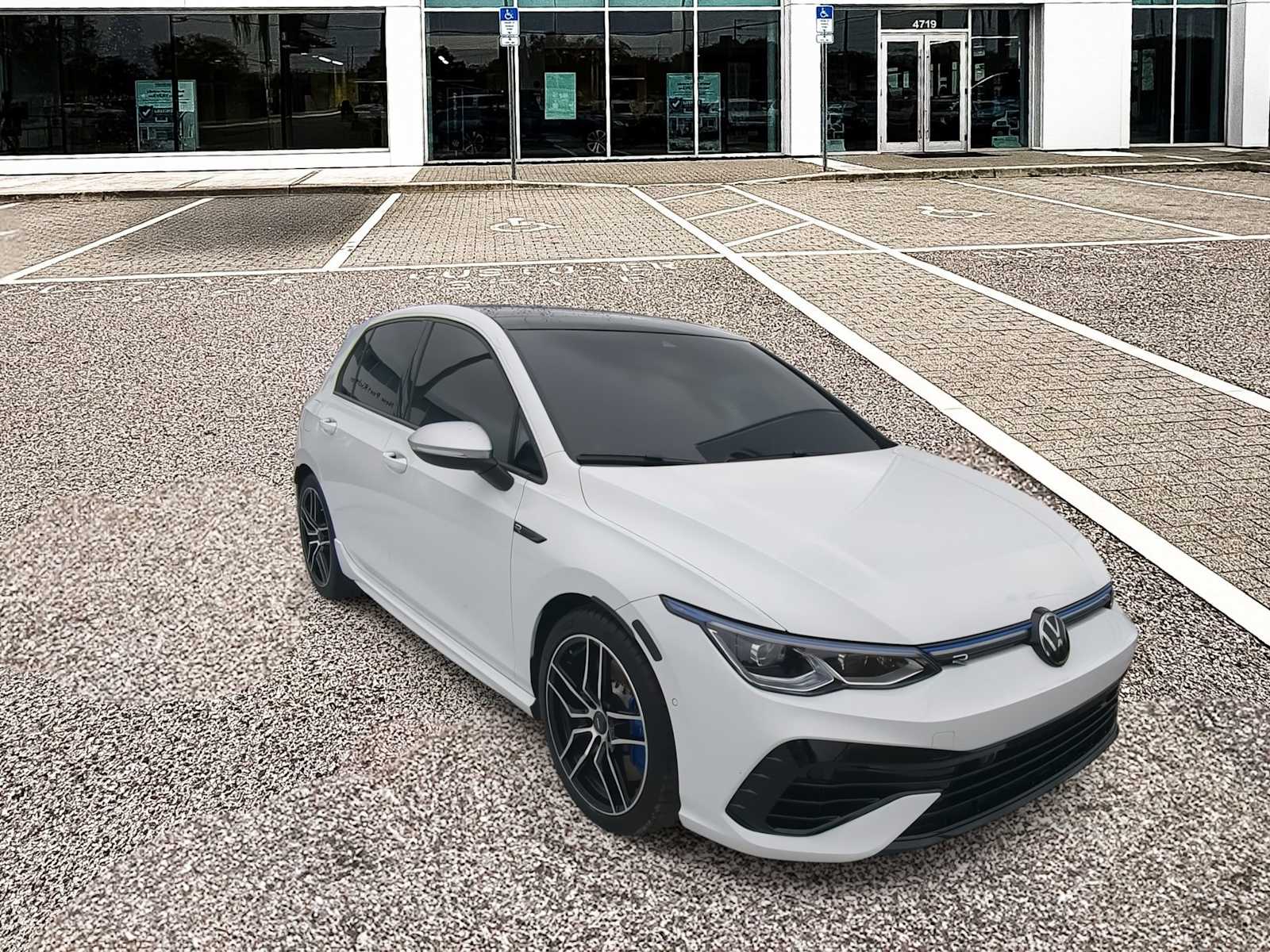 Thumbnail: 2023 Volkswagen Golf - 2