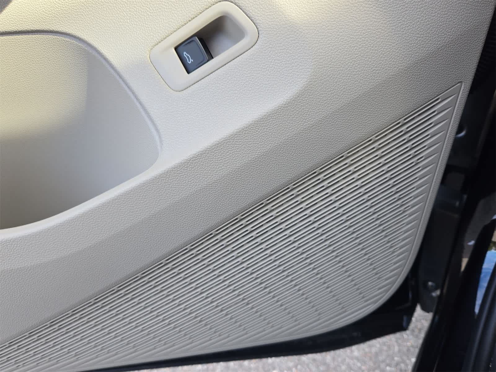 Thumbnail: 2026 Volkswagen Atlas - 32