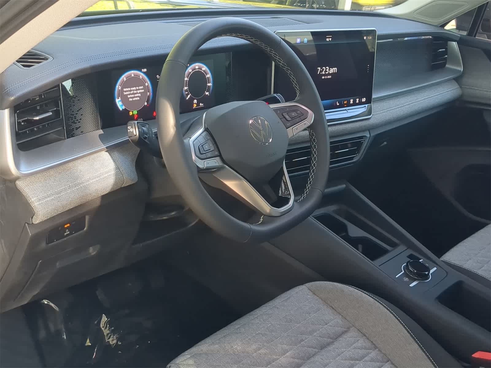 Thumbnail: 2025 Volkswagen Tiguan - 10