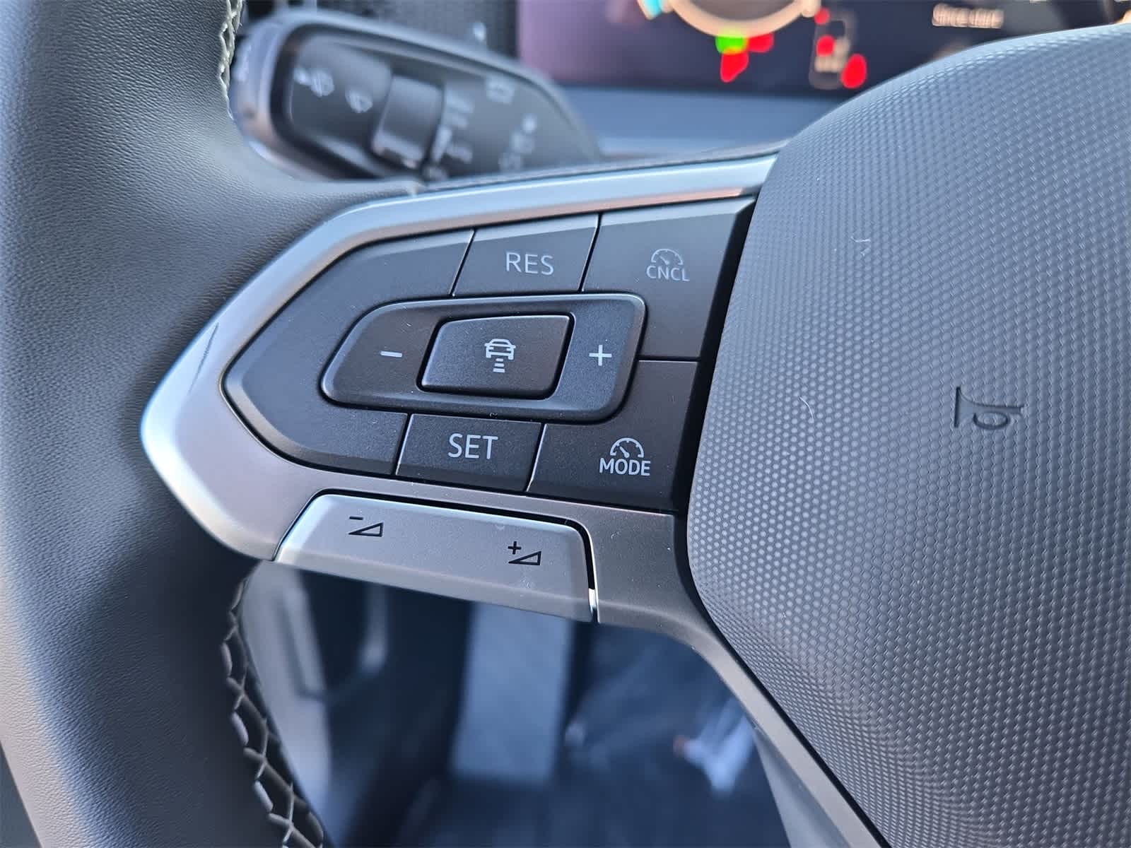 Thumbnail: 2026 Volkswagen Tiguan - 30