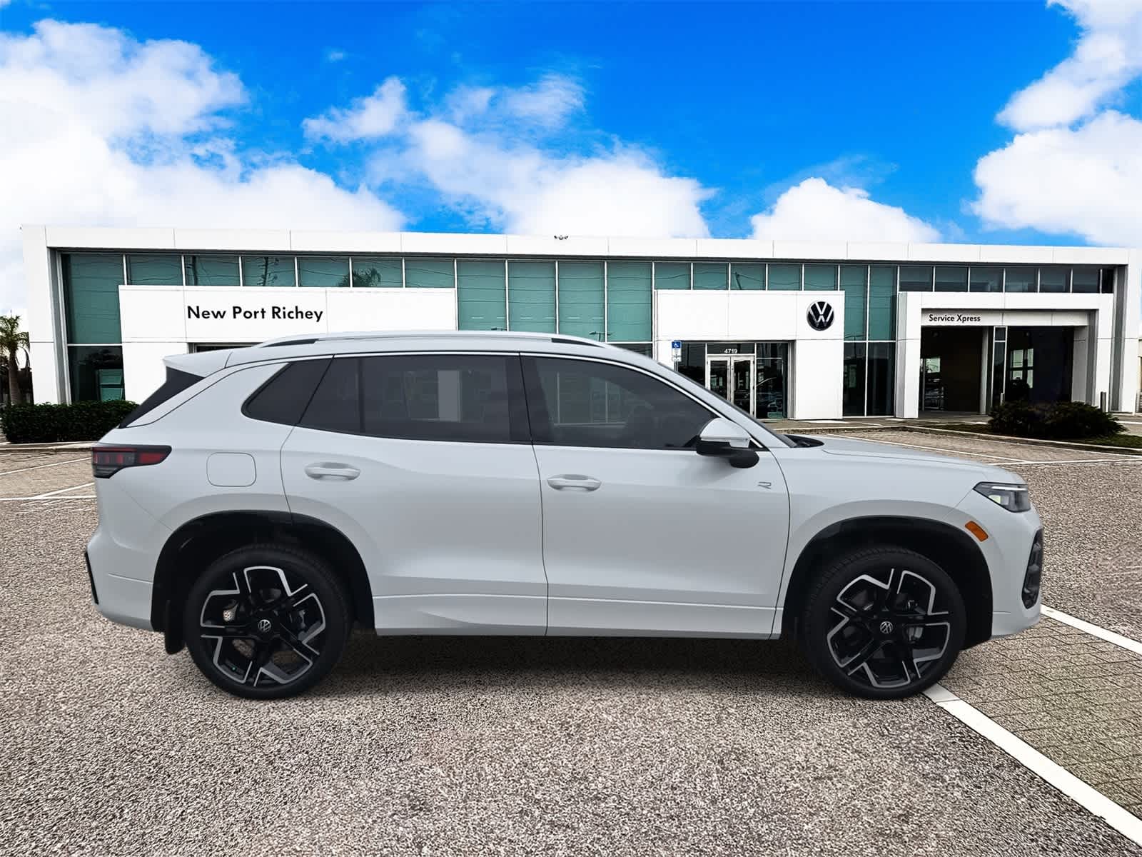 Thumbnail: 2025 Volkswagen Tiguan - 9