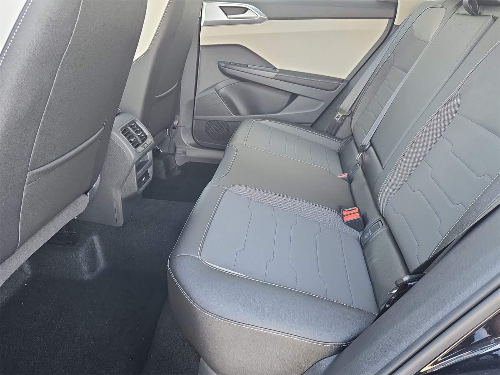 Thumbnail: 2025 Volkswagen Taos - 19