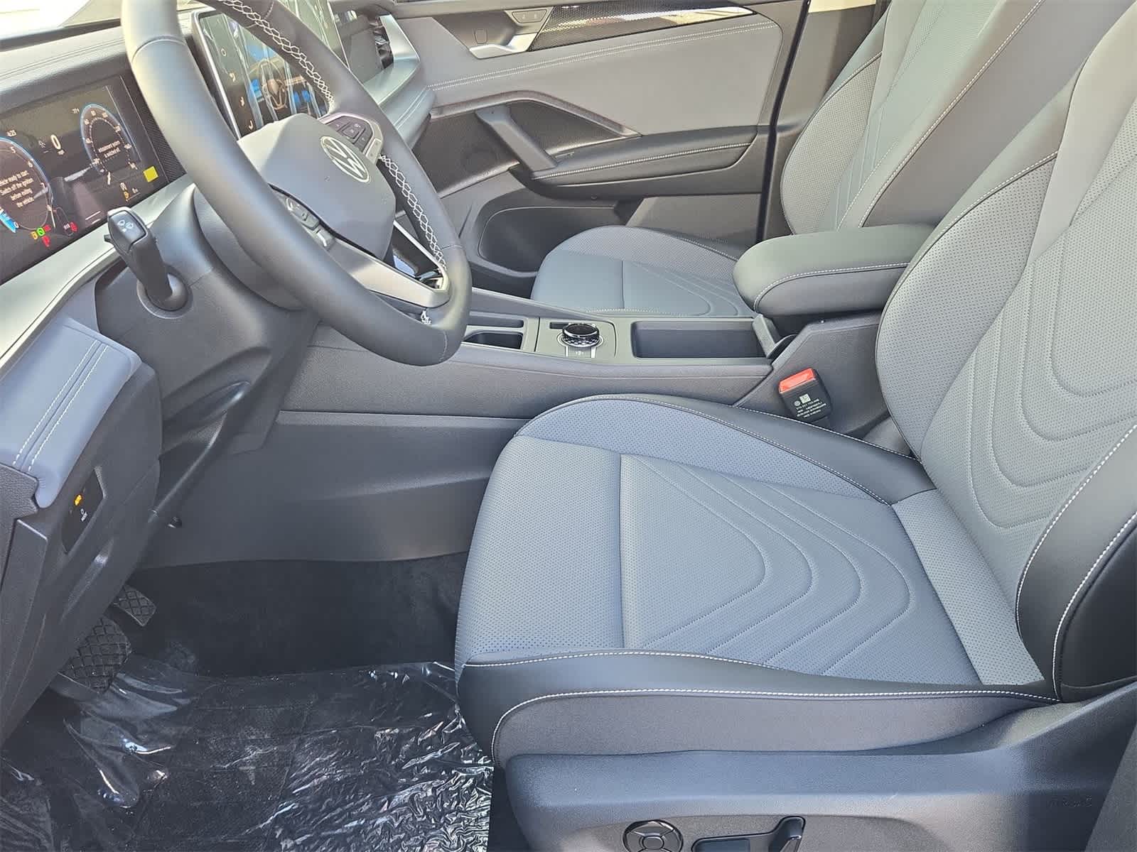 Thumbnail: 2025 Volkswagen Tiguan - 17