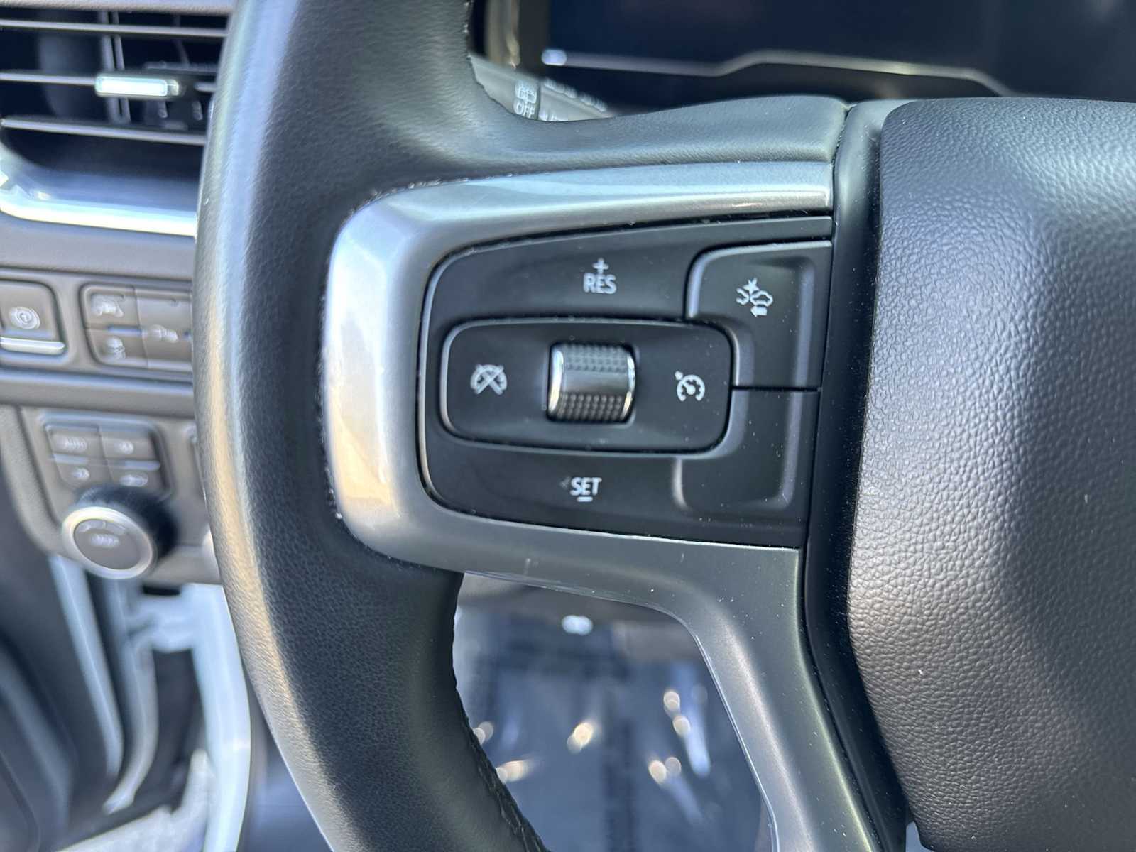 Thumbnail: 2024 Chevrolet Suburban - 22