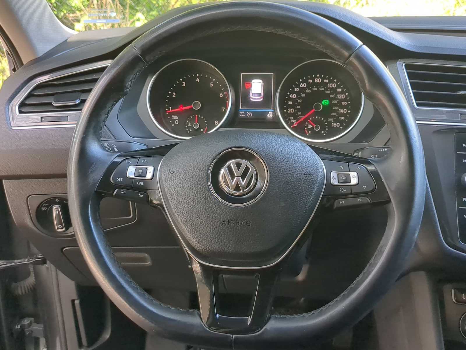 Thumbnail: 2018 Volkswagen Tiguan - 23