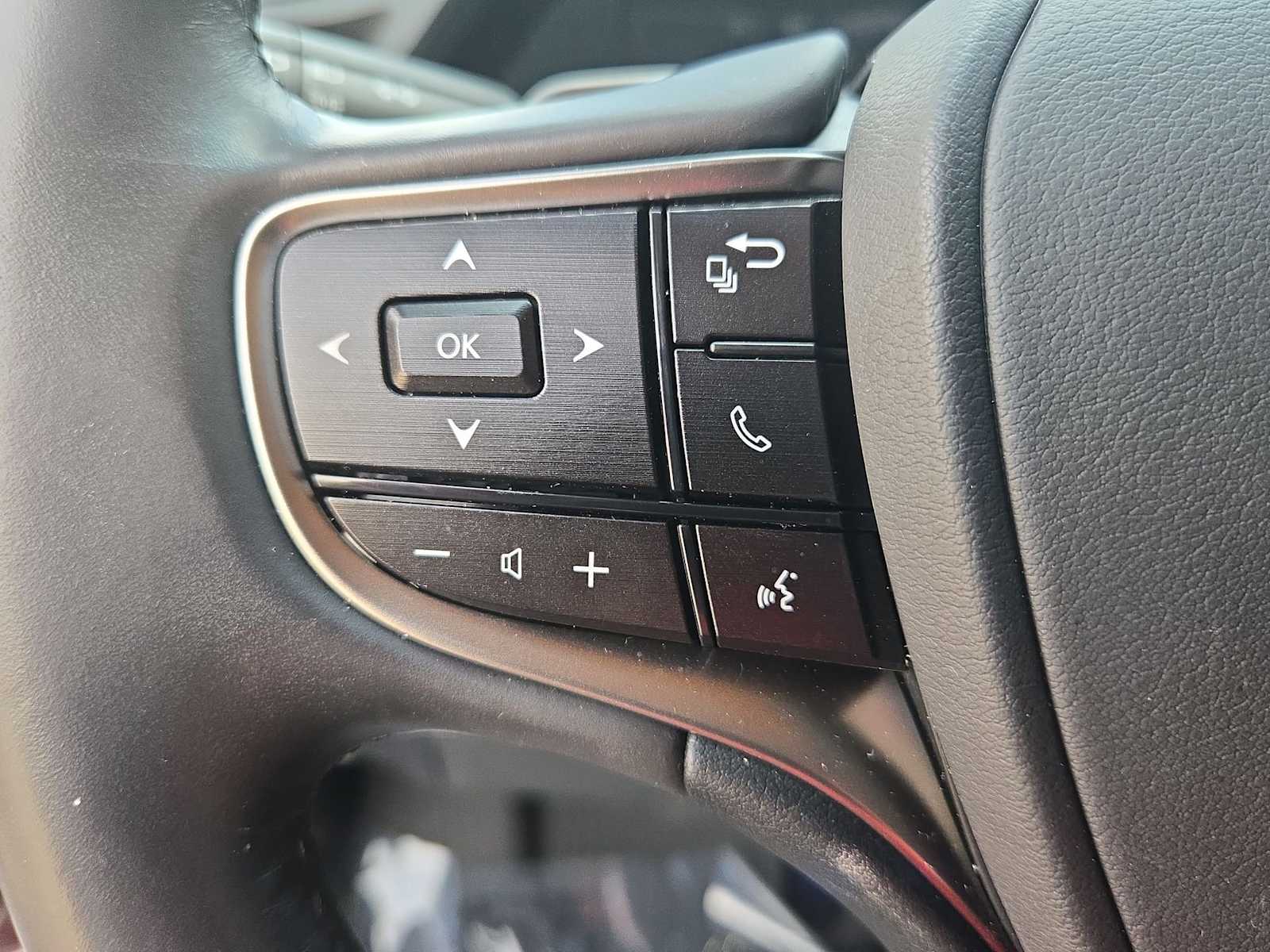 Thumbnail: 2022 Lexus ES - 25