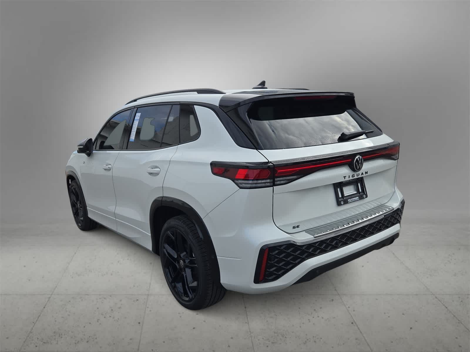 Thumbnail: 2025 Volkswagen Tiguan - 6