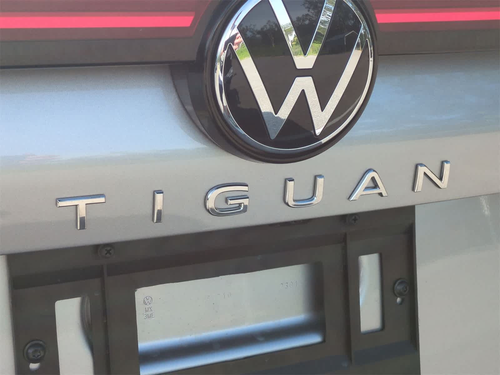 Thumbnail: 2025 Volkswagen Tiguan - 13