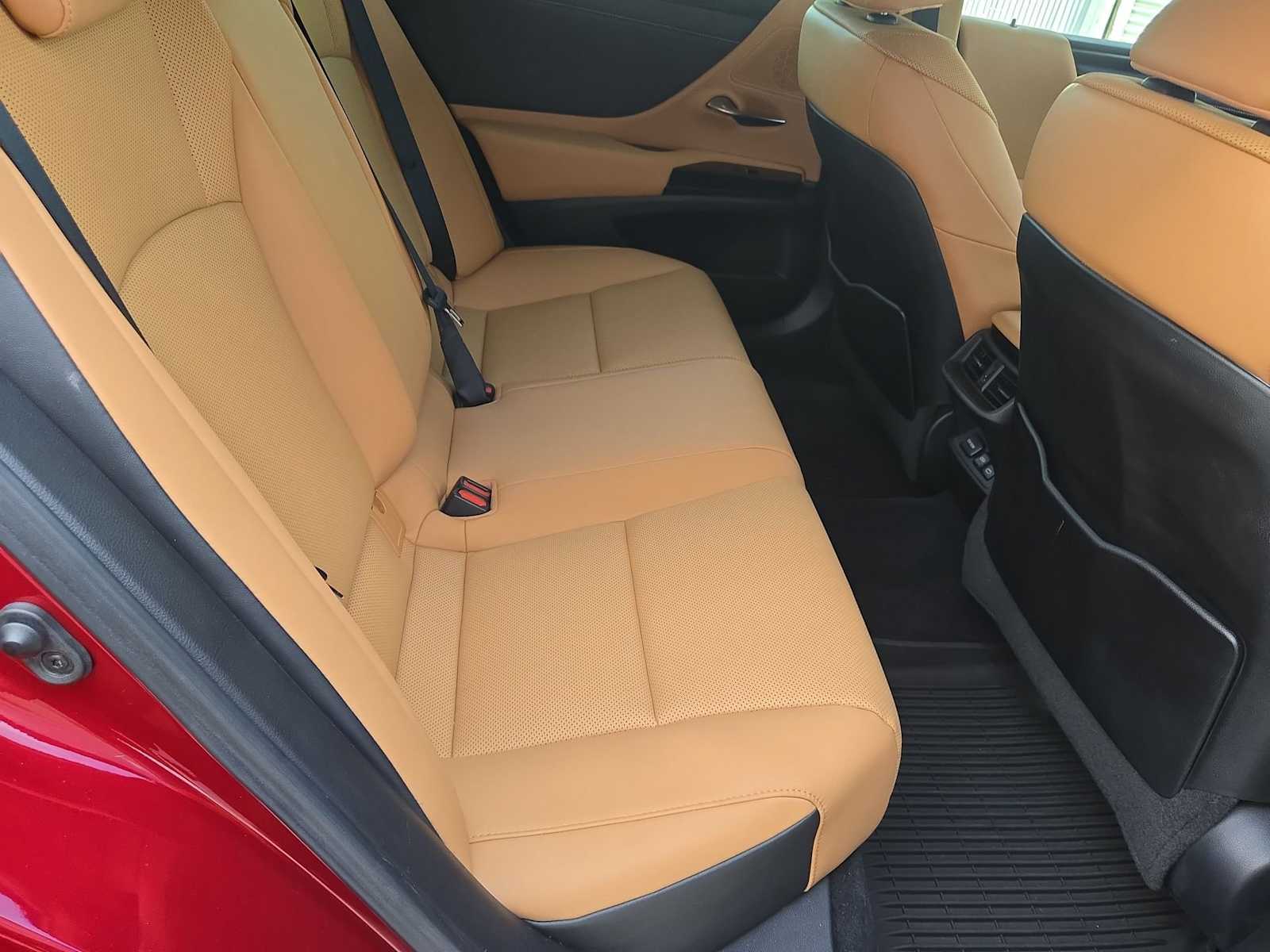 Thumbnail: 2022 Lexus ES - 22