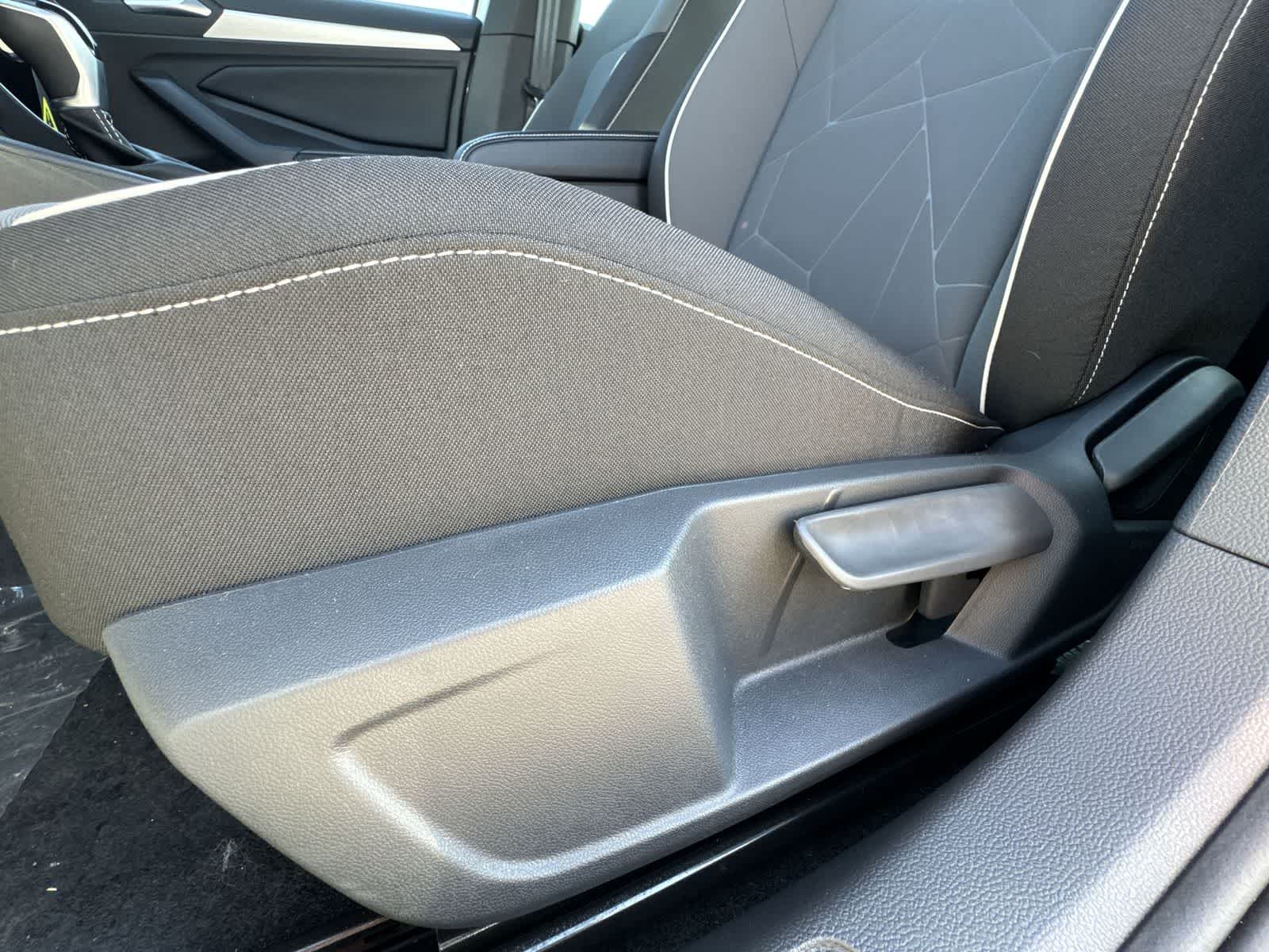 Thumbnail: 2026 Volkswagen Jetta - 16