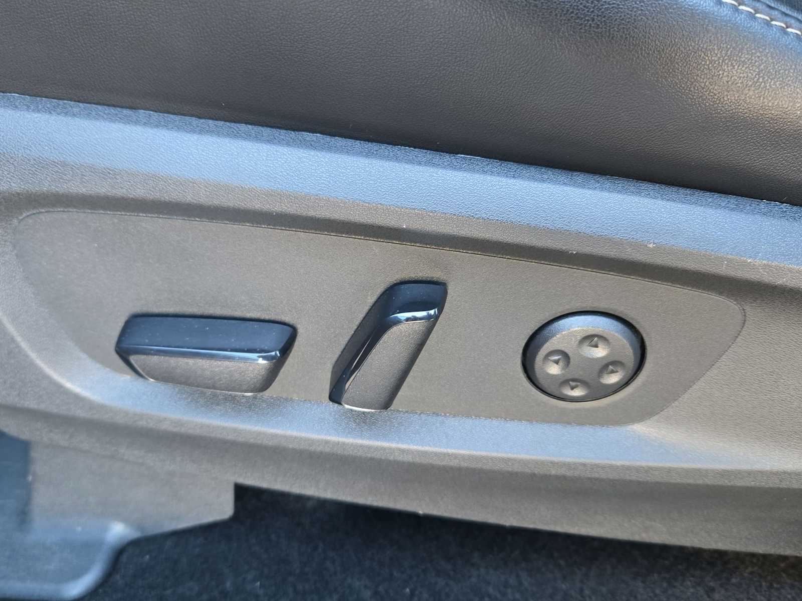 Thumbnail: 2024 INFINITI QX60 - 17