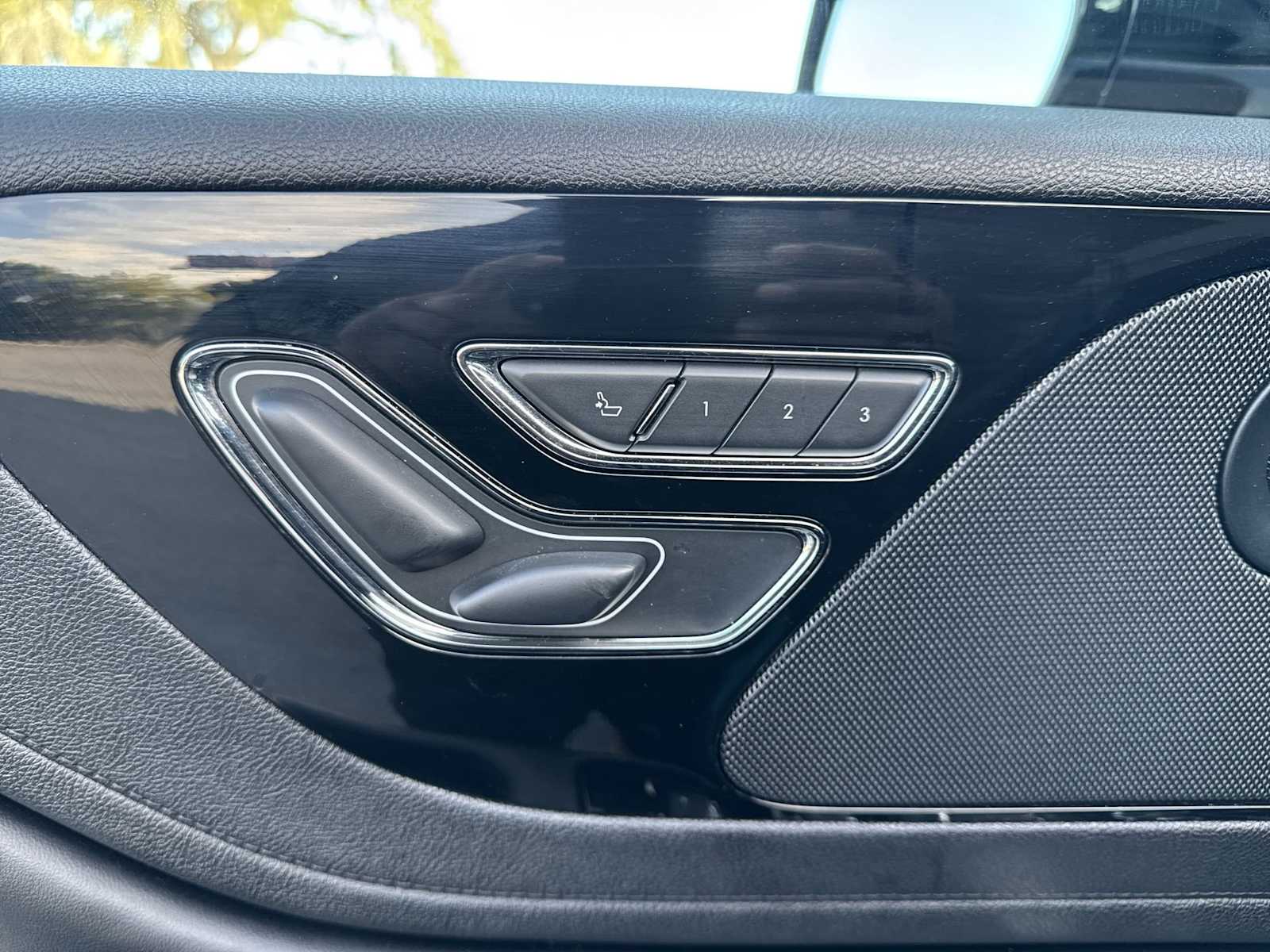 Thumbnail: 2023 Lincoln Aviator - 16