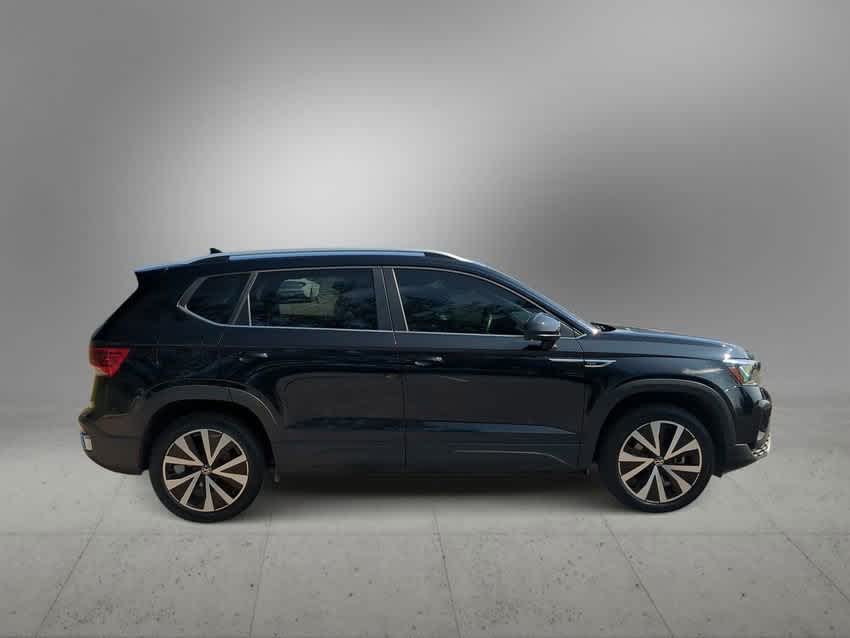2022 Volkswagen Taos SE 9