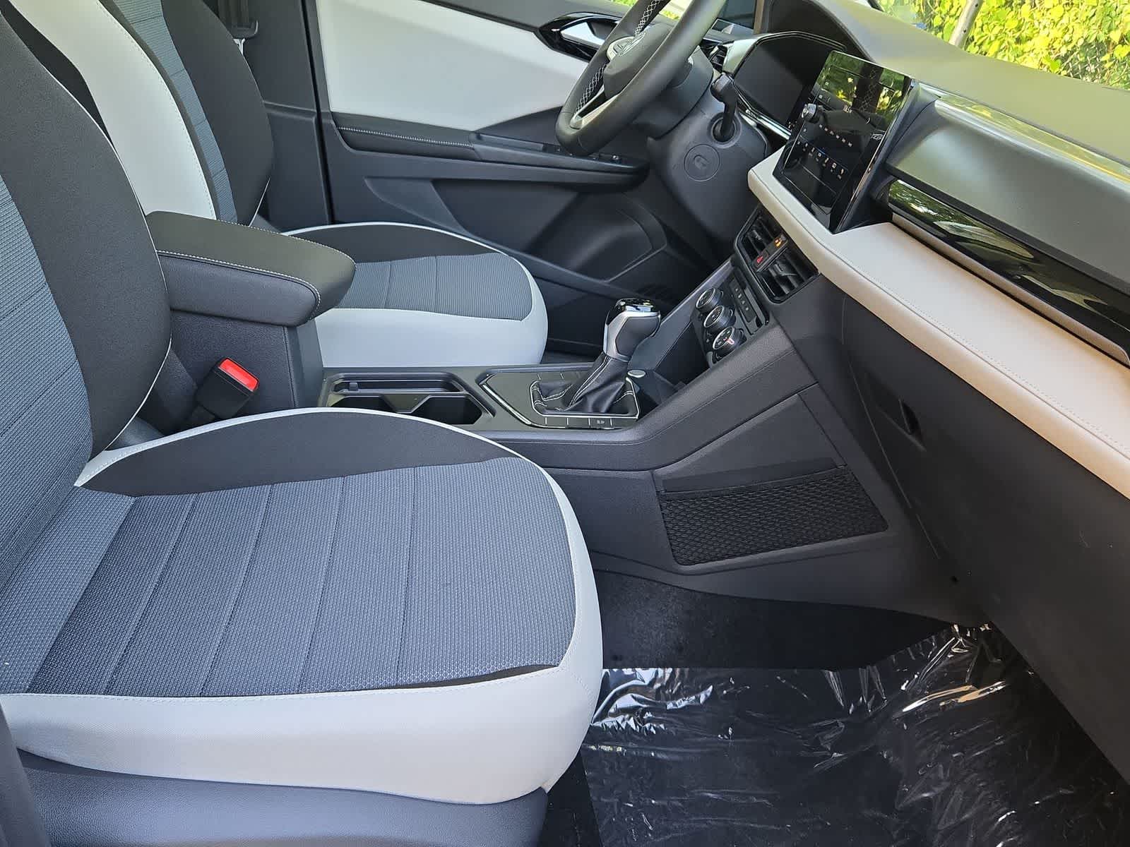 Thumbnail: 2025 Volkswagen Taos - 21