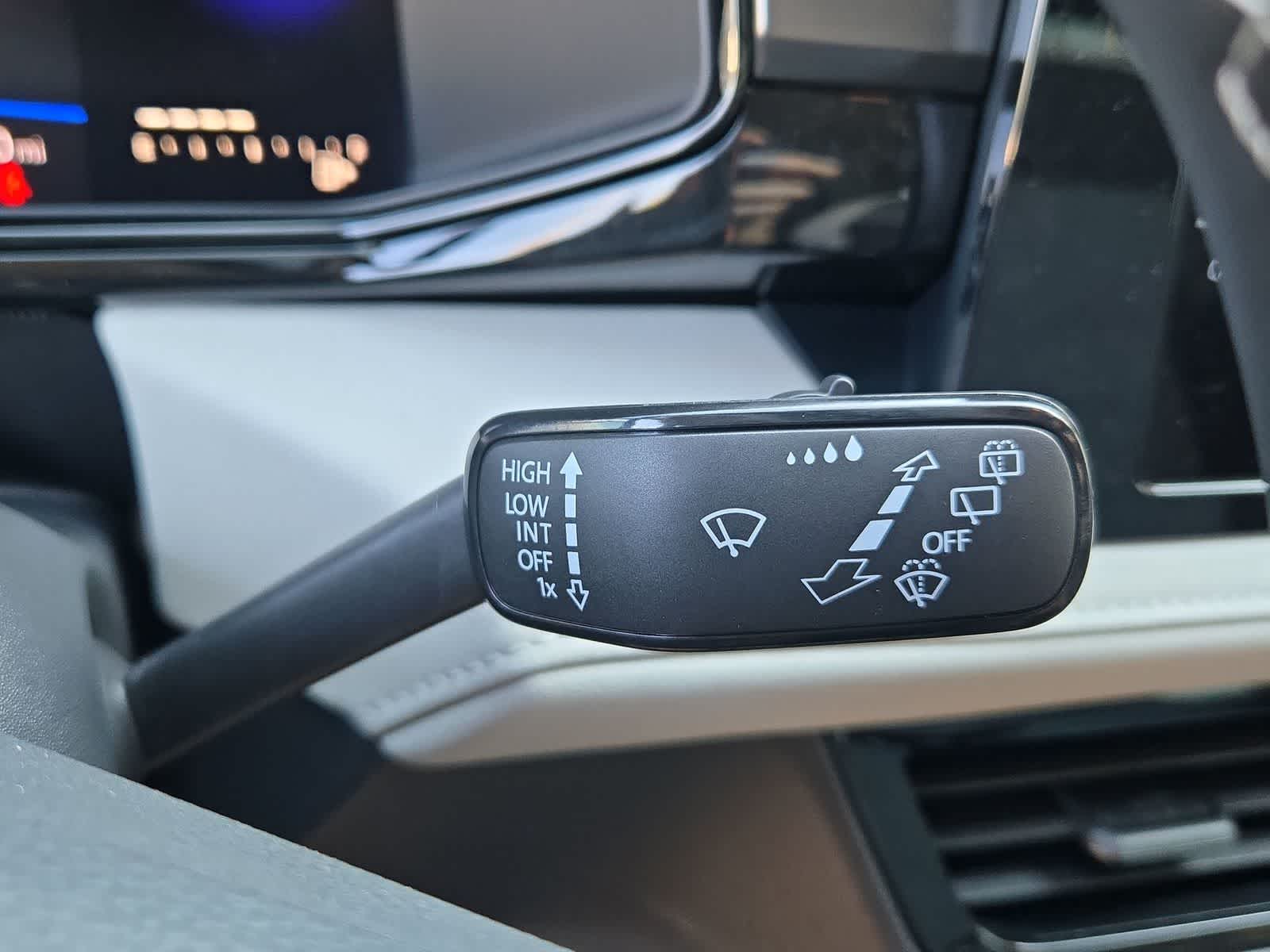 Thumbnail: 2025 Volkswagen Taos - 25