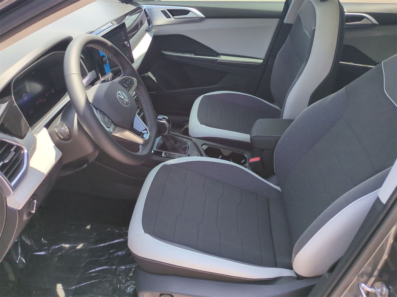 Thumbnail: 2025 Volkswagen Taos - 17