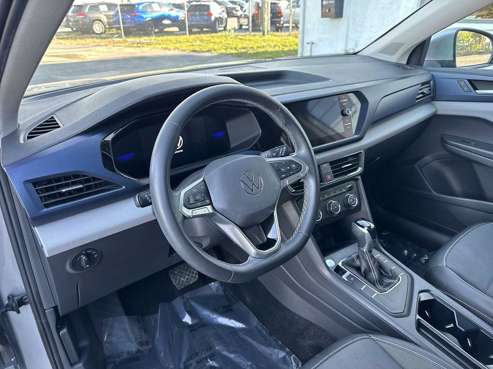 Thumbnail: 2022 Volkswagen Taos - 2