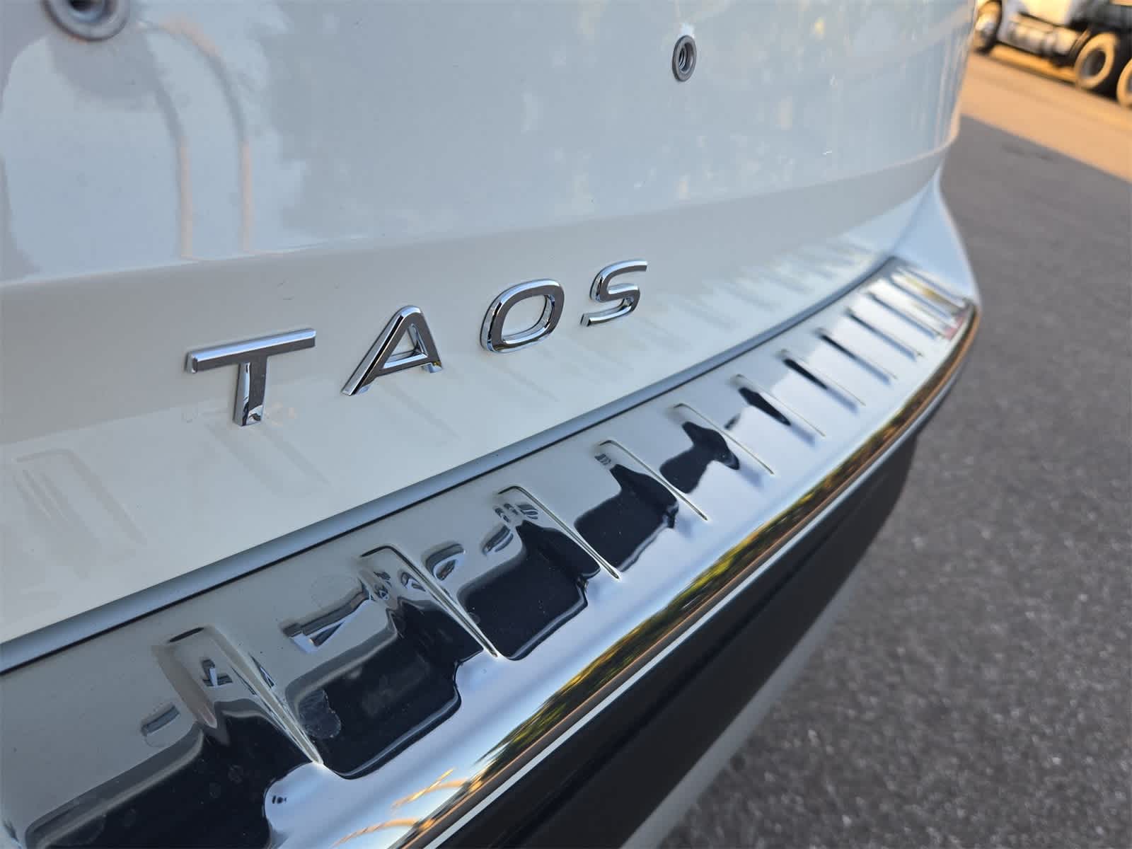 Thumbnail: 2025 Volkswagen Taos - 13