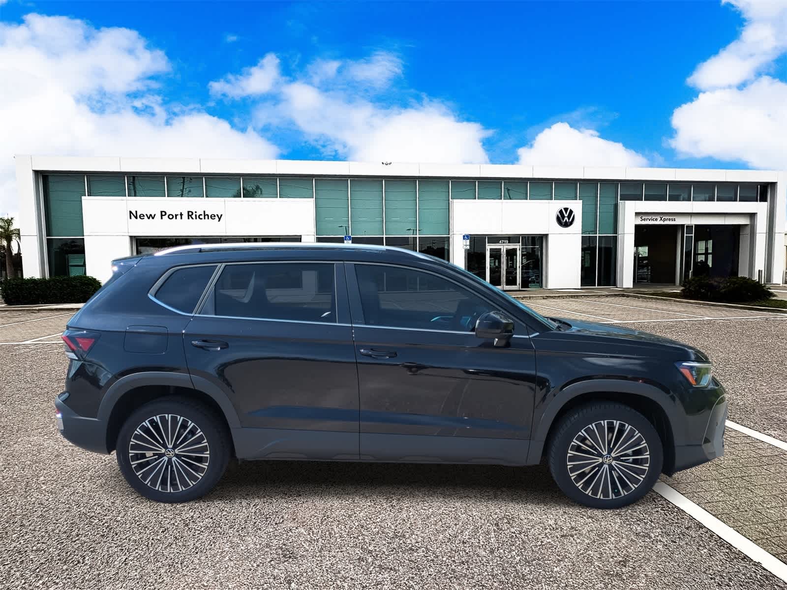 Thumbnail: 2025 Volkswagen Taos - 9