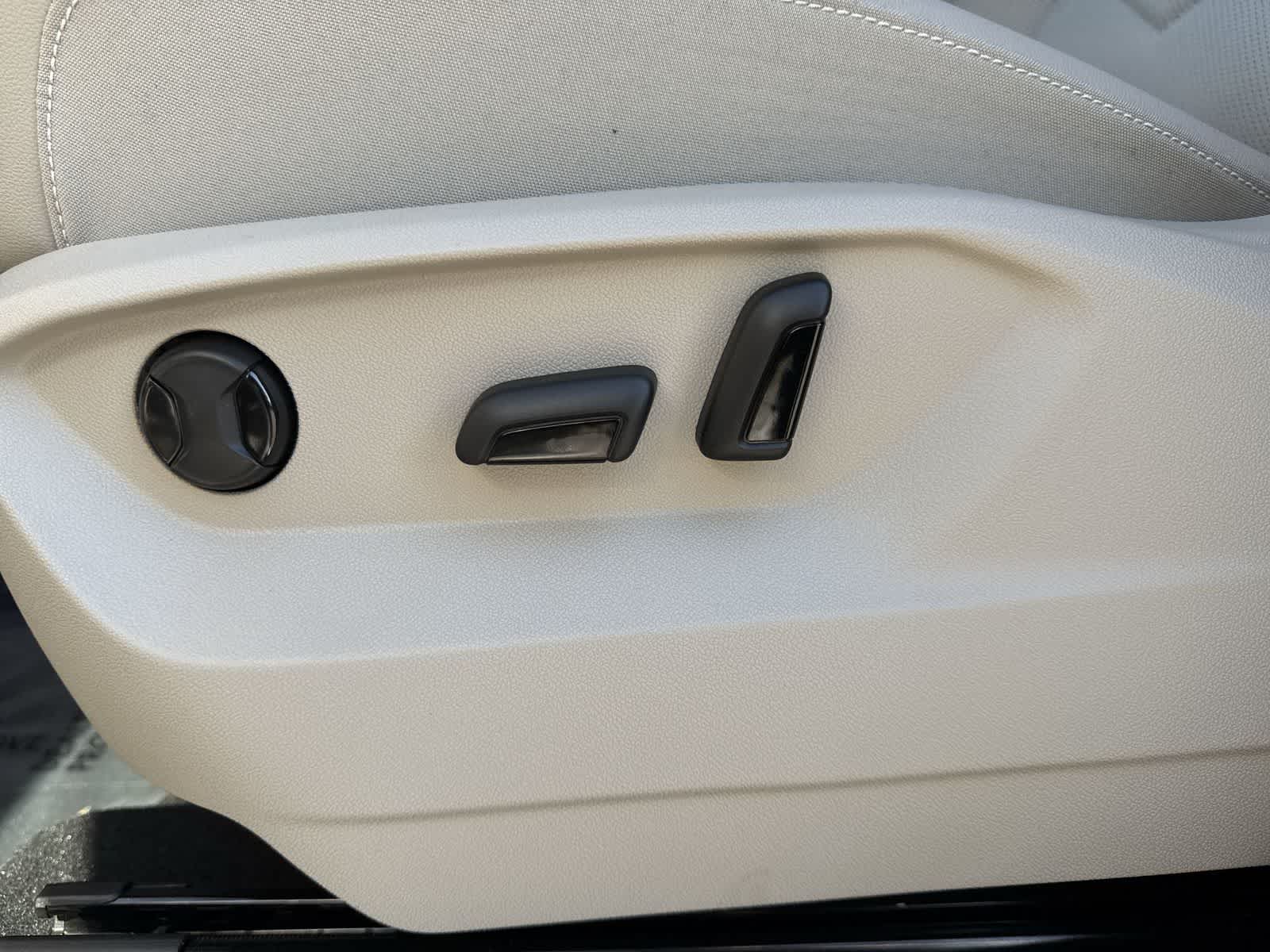 Thumbnail: 2026 Volkswagen Atlas - 16