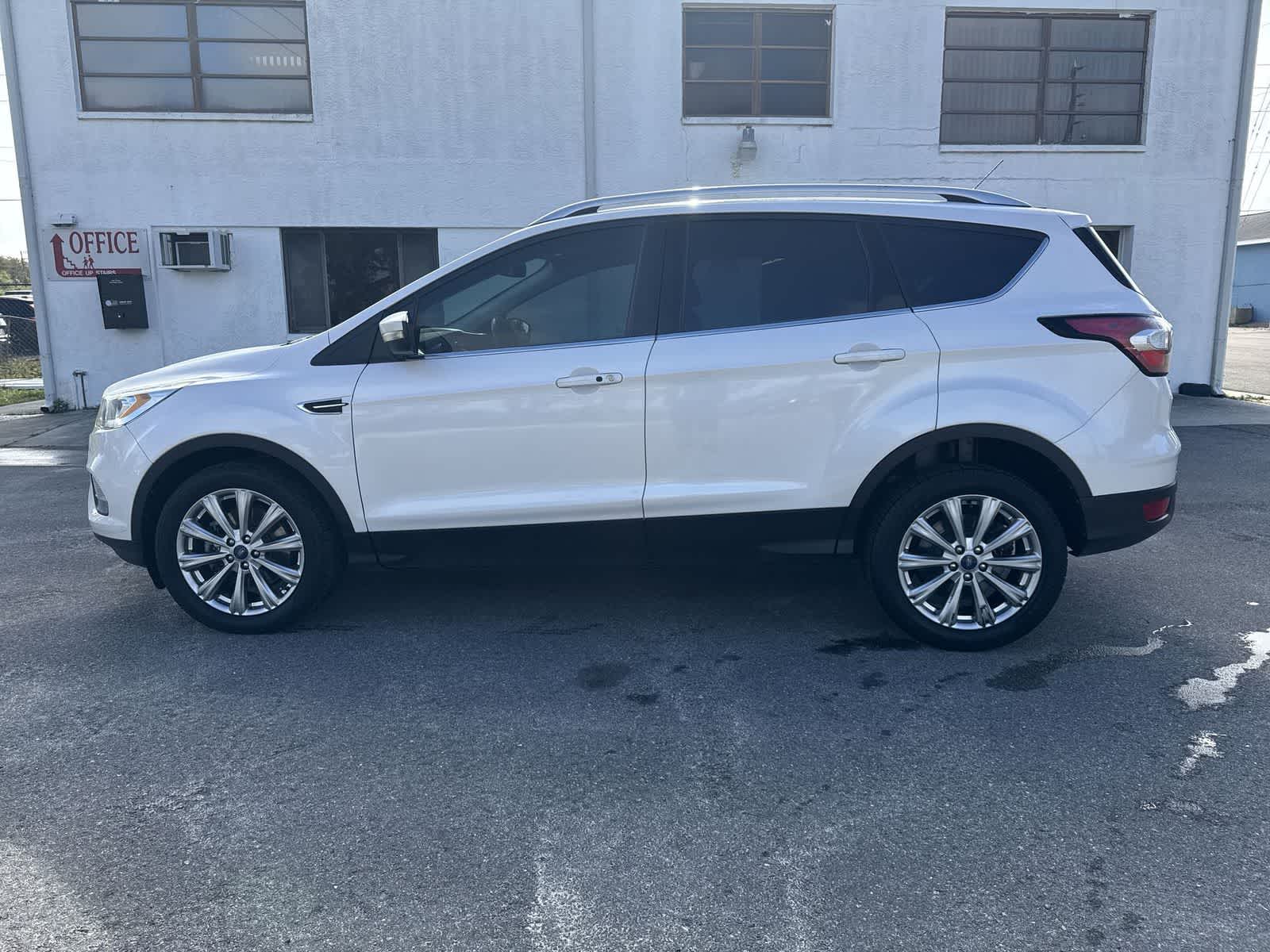 Thumbnail: 2017 Ford Escape - 16