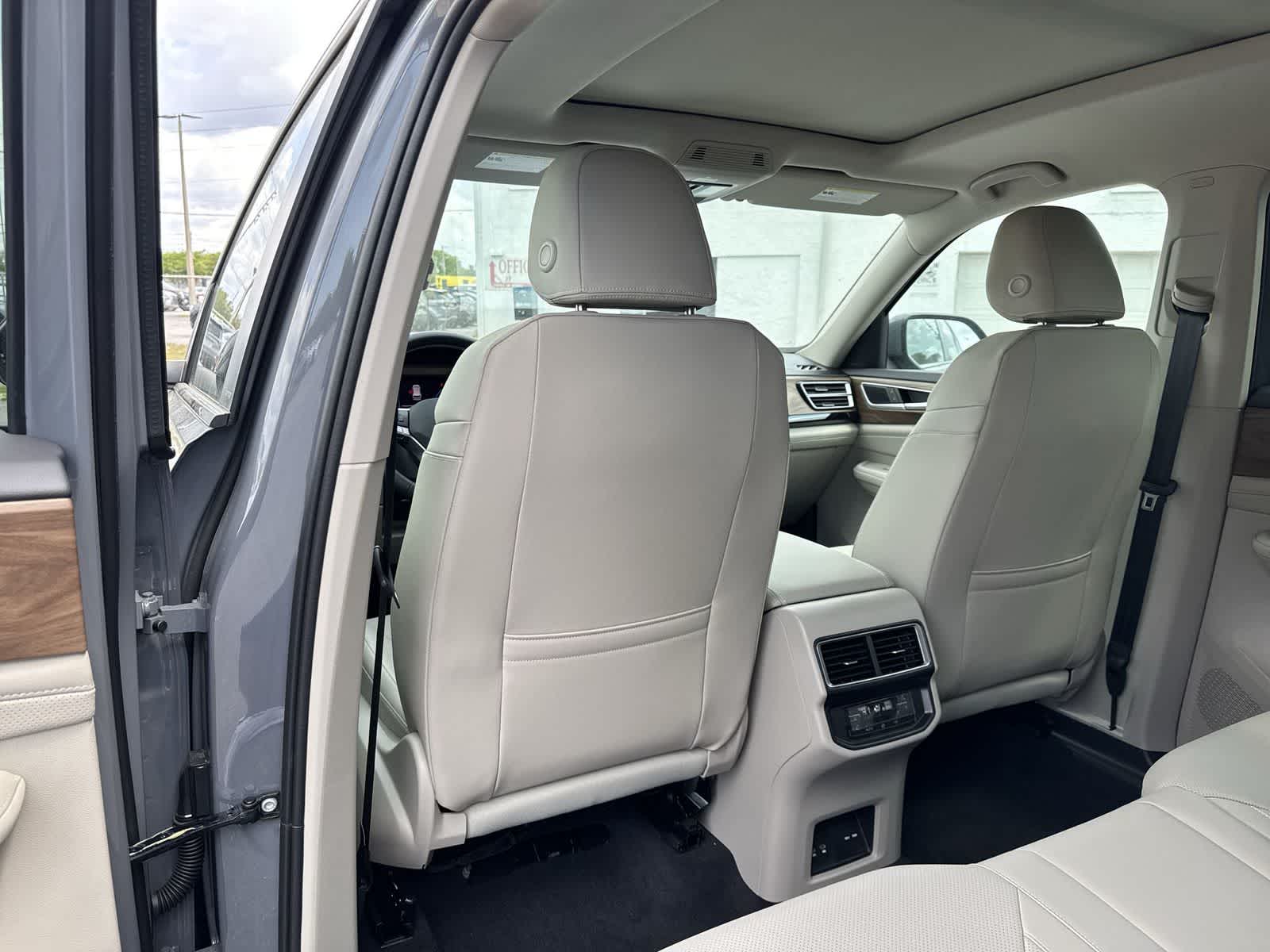 Thumbnail: 2026 Volkswagen Atlas - 17