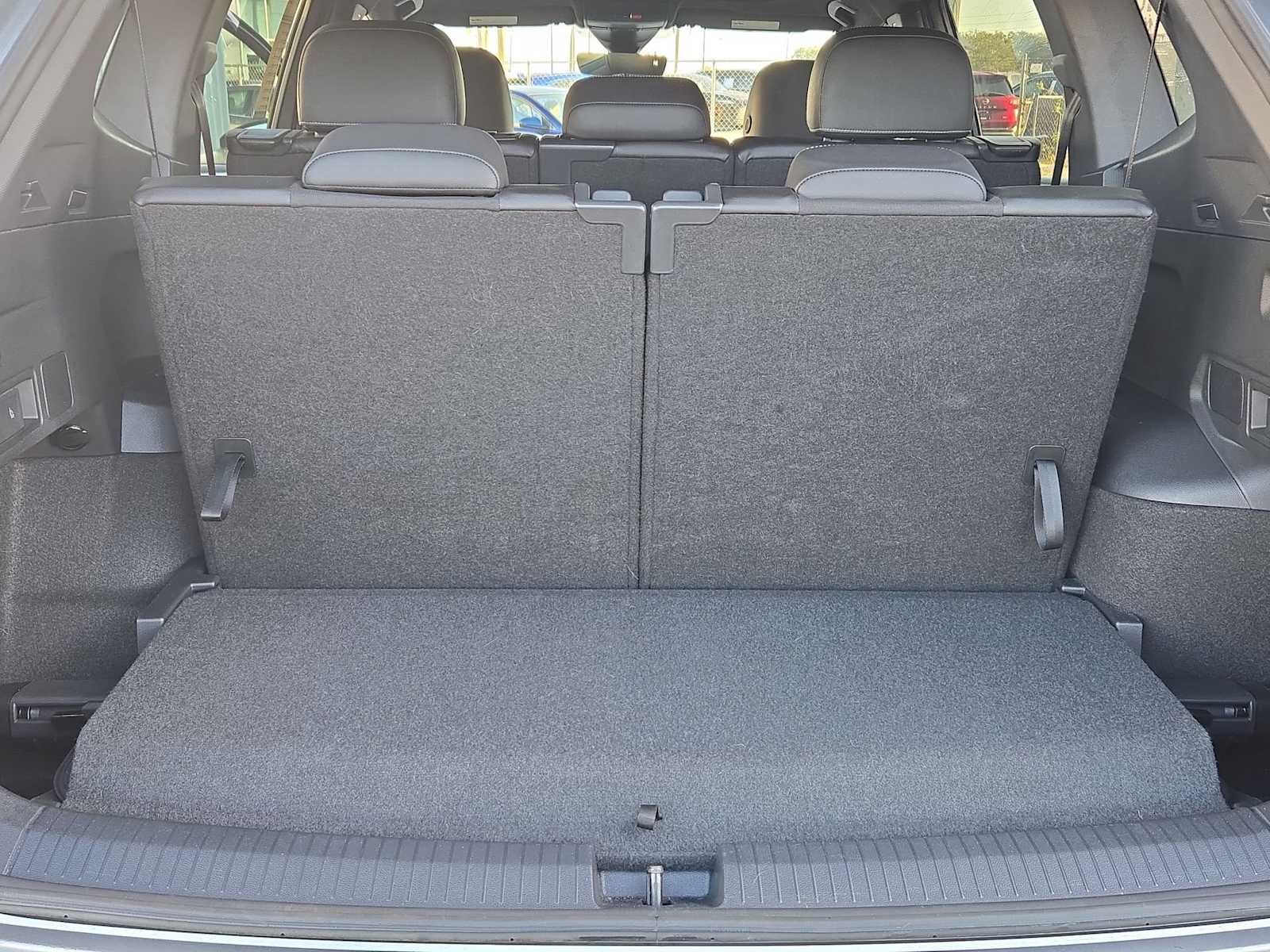 Thumbnail: 2023 Volkswagen Tiguan - 38