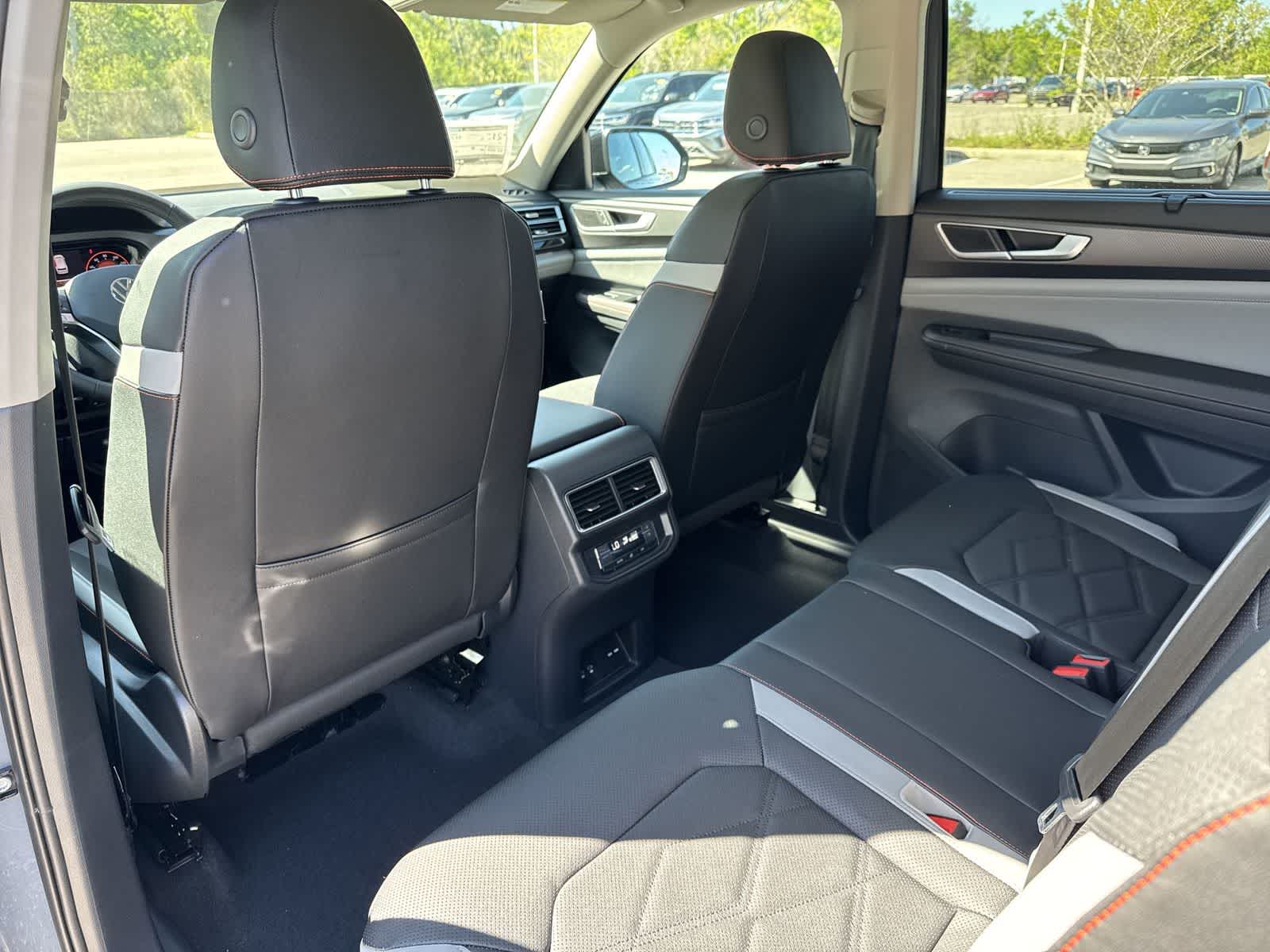 Thumbnail: 2026 Volkswagen Atlas - 17
