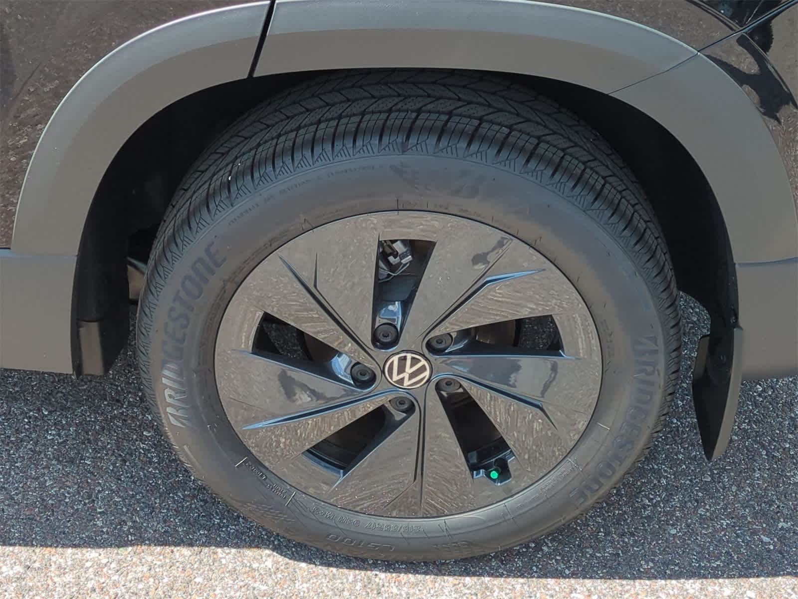 Thumbnail: 2025 Volkswagen Taos - 14