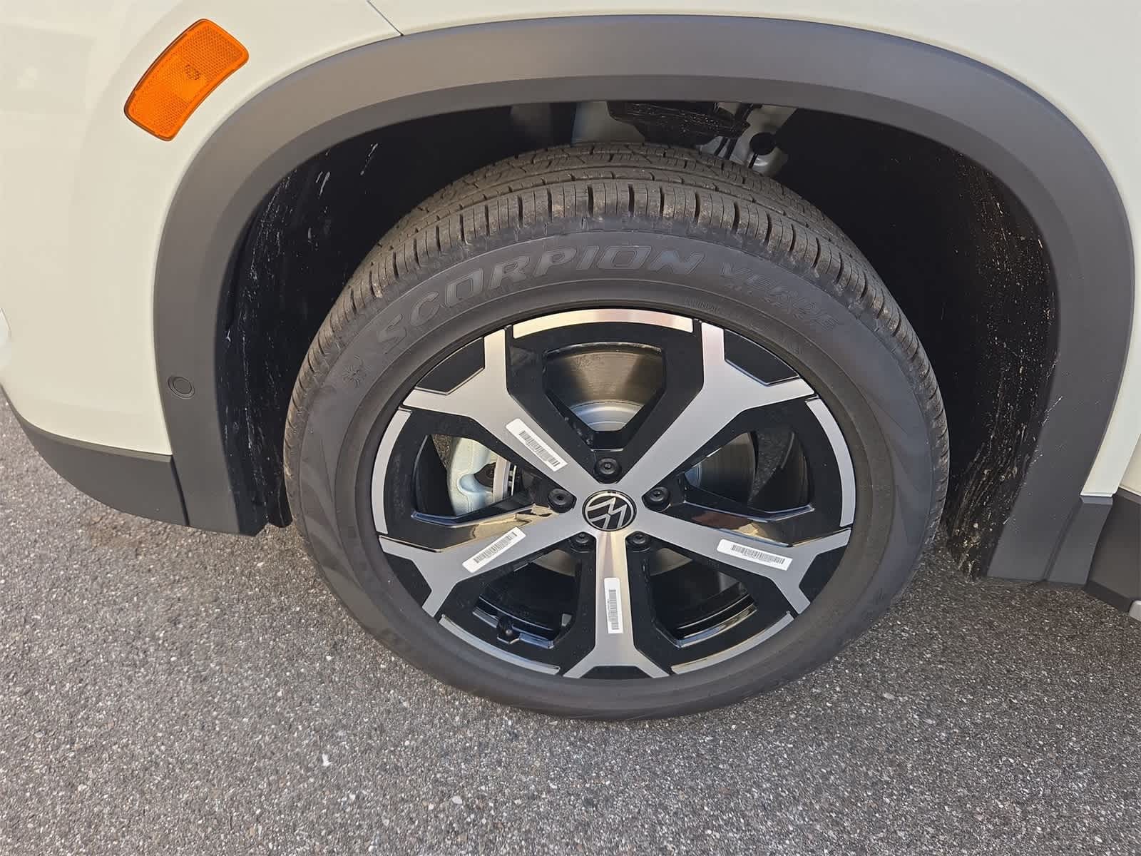 Thumbnail: 2025 Volkswagen Tiguan - 14