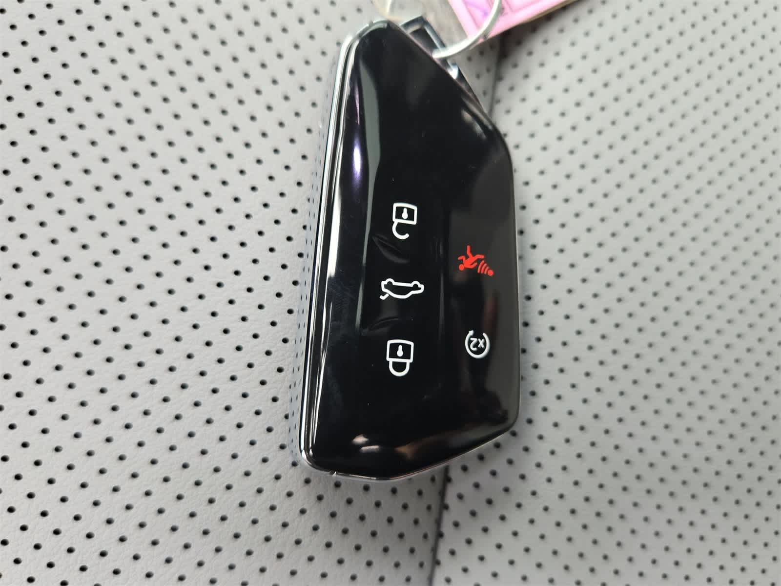 Thumbnail: 2025 Volkswagen Tiguan - 35