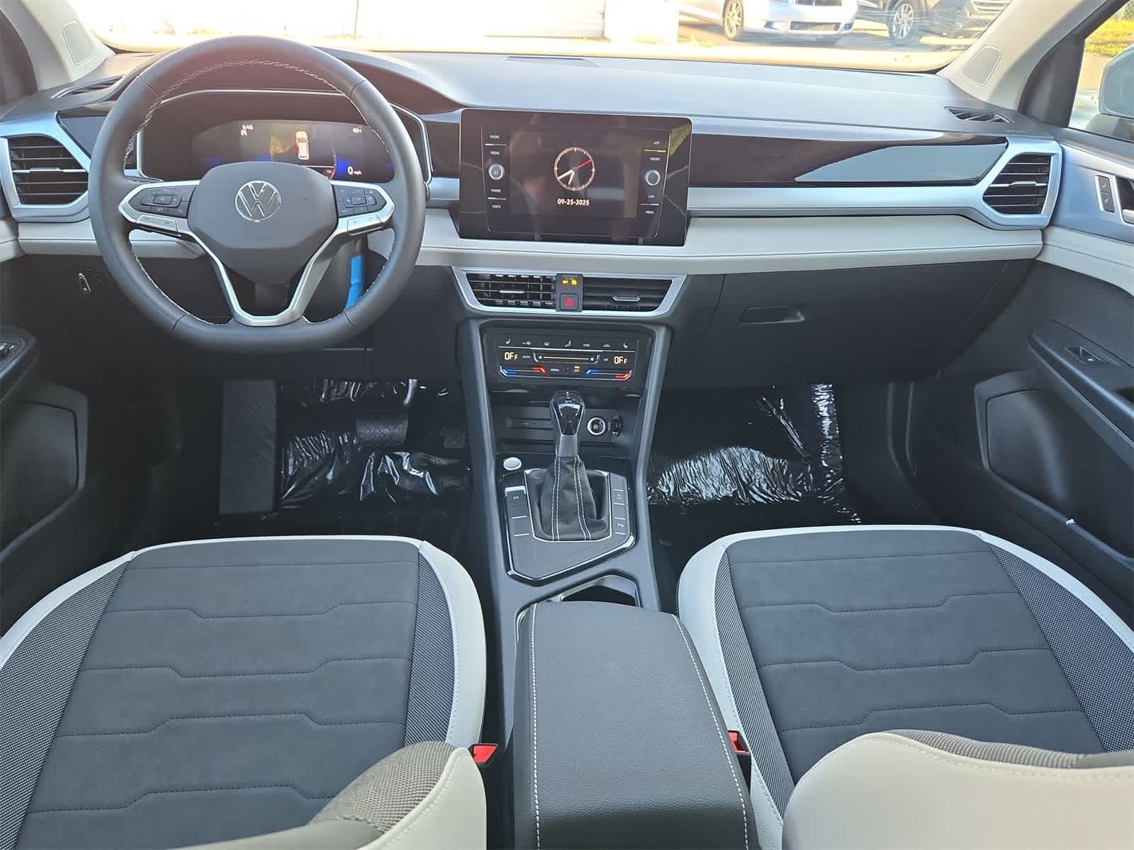 Thumbnail: 2025 Volkswagen Taos - 16