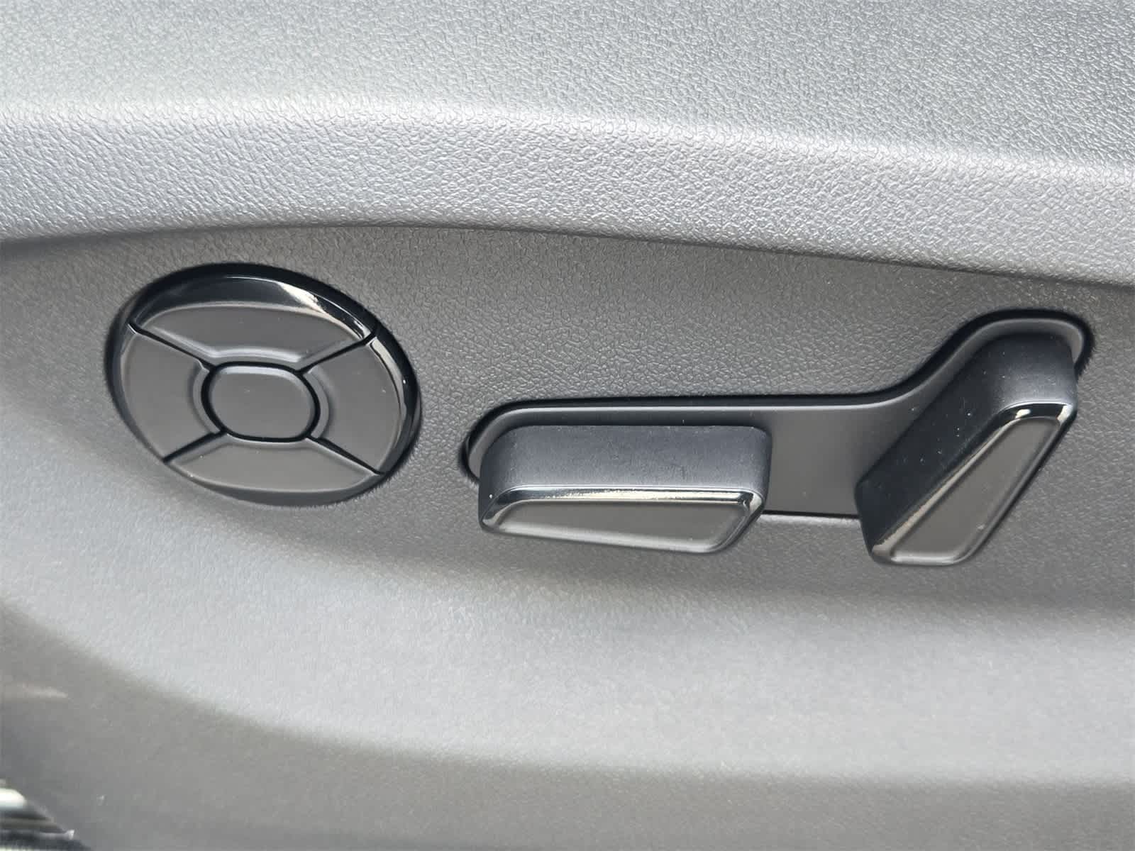 Thumbnail: 2026 Volkswagen Tiguan - 18