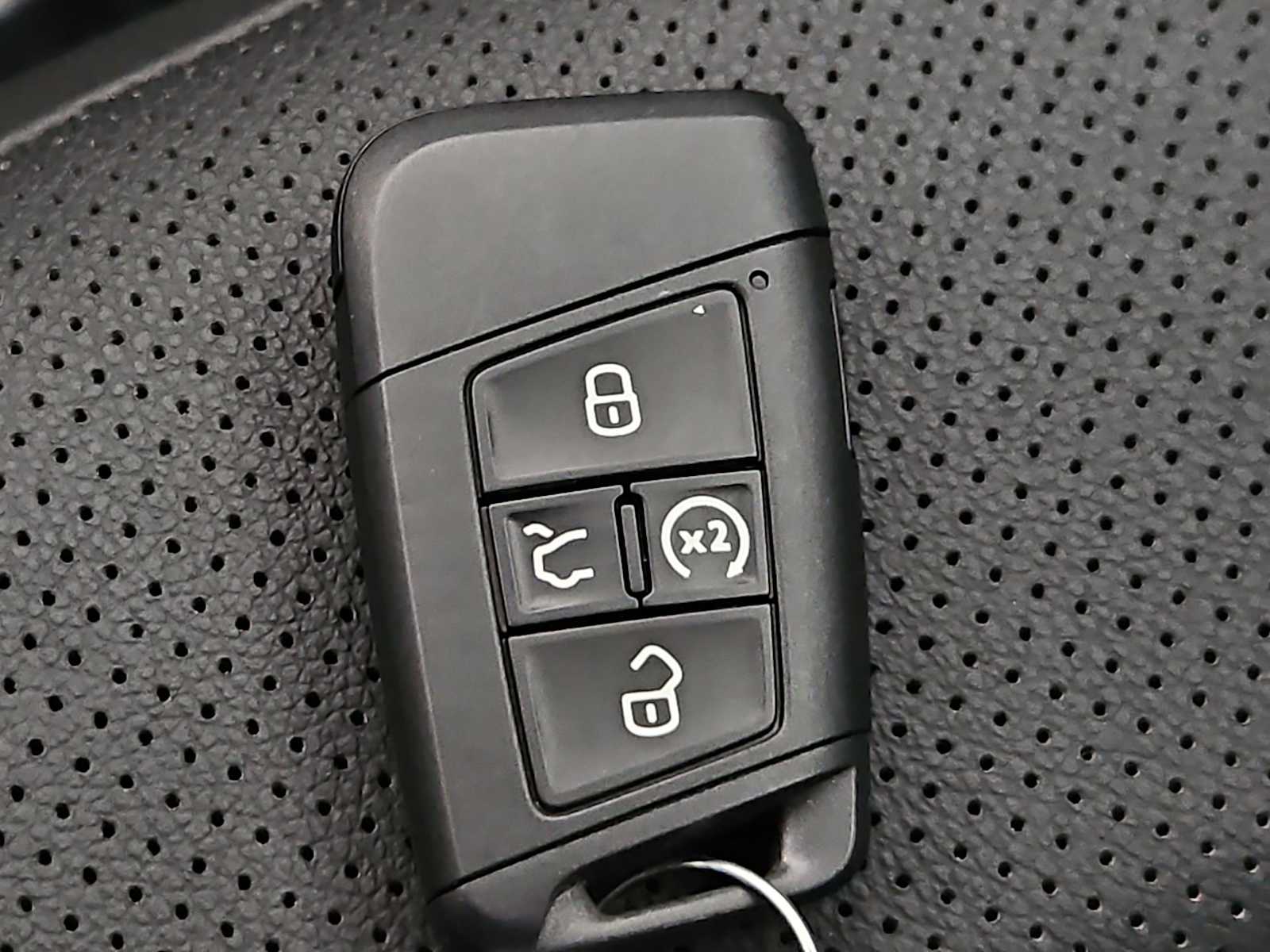 Thumbnail: 2024 Volkswagen Tiguan - 38