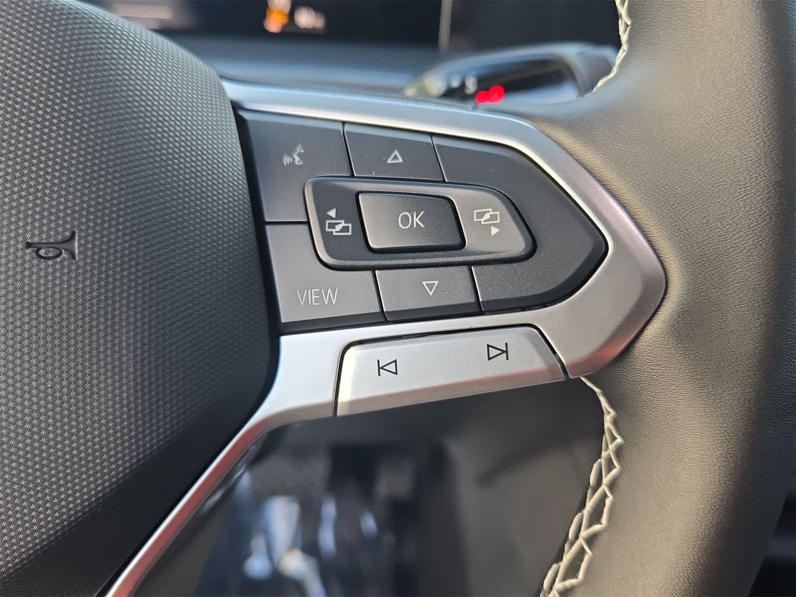 Thumbnail: 2025 Volkswagen Tiguan - 23