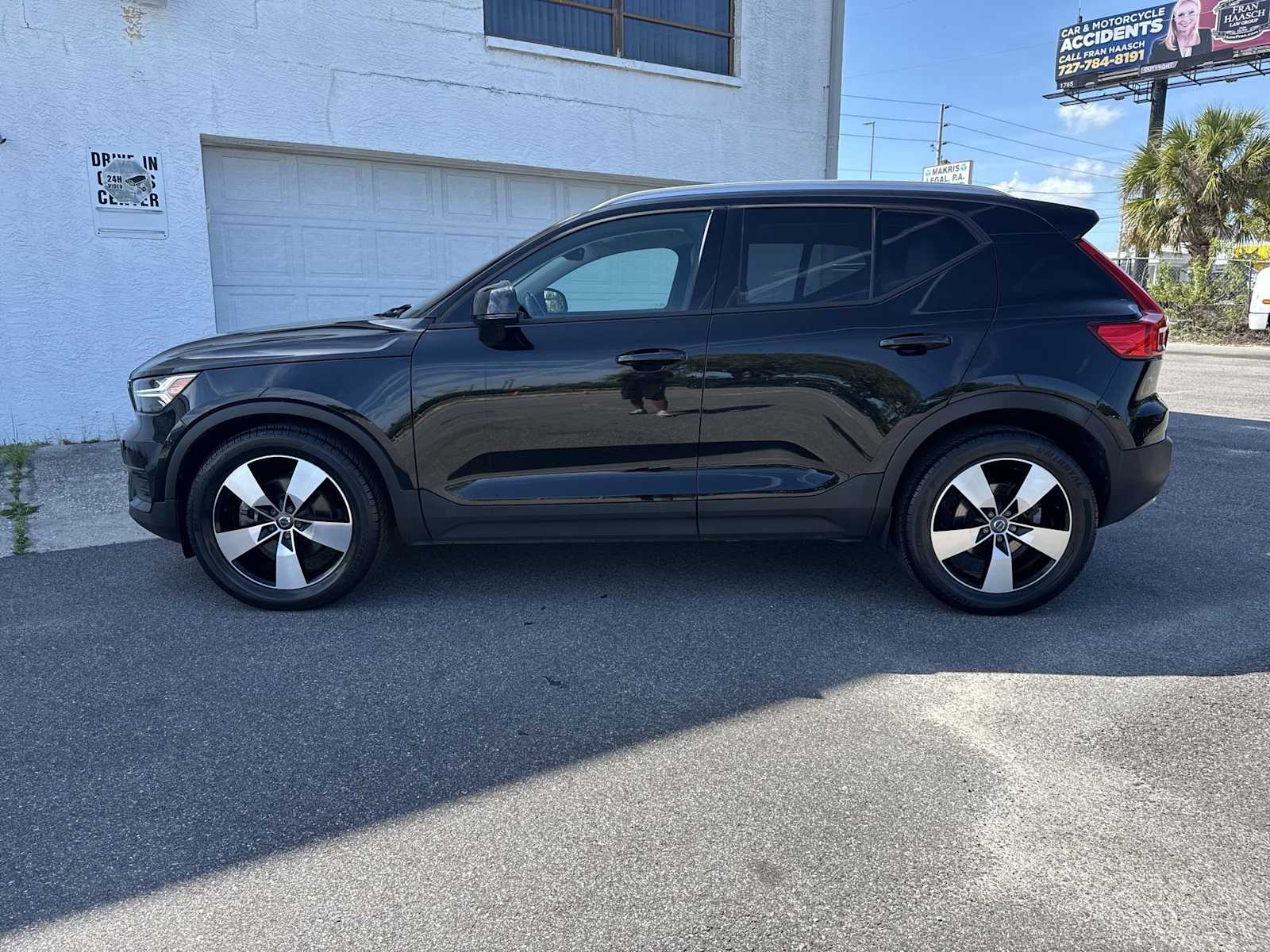 Thumbnail: 2020 Volvo XC40 - 2