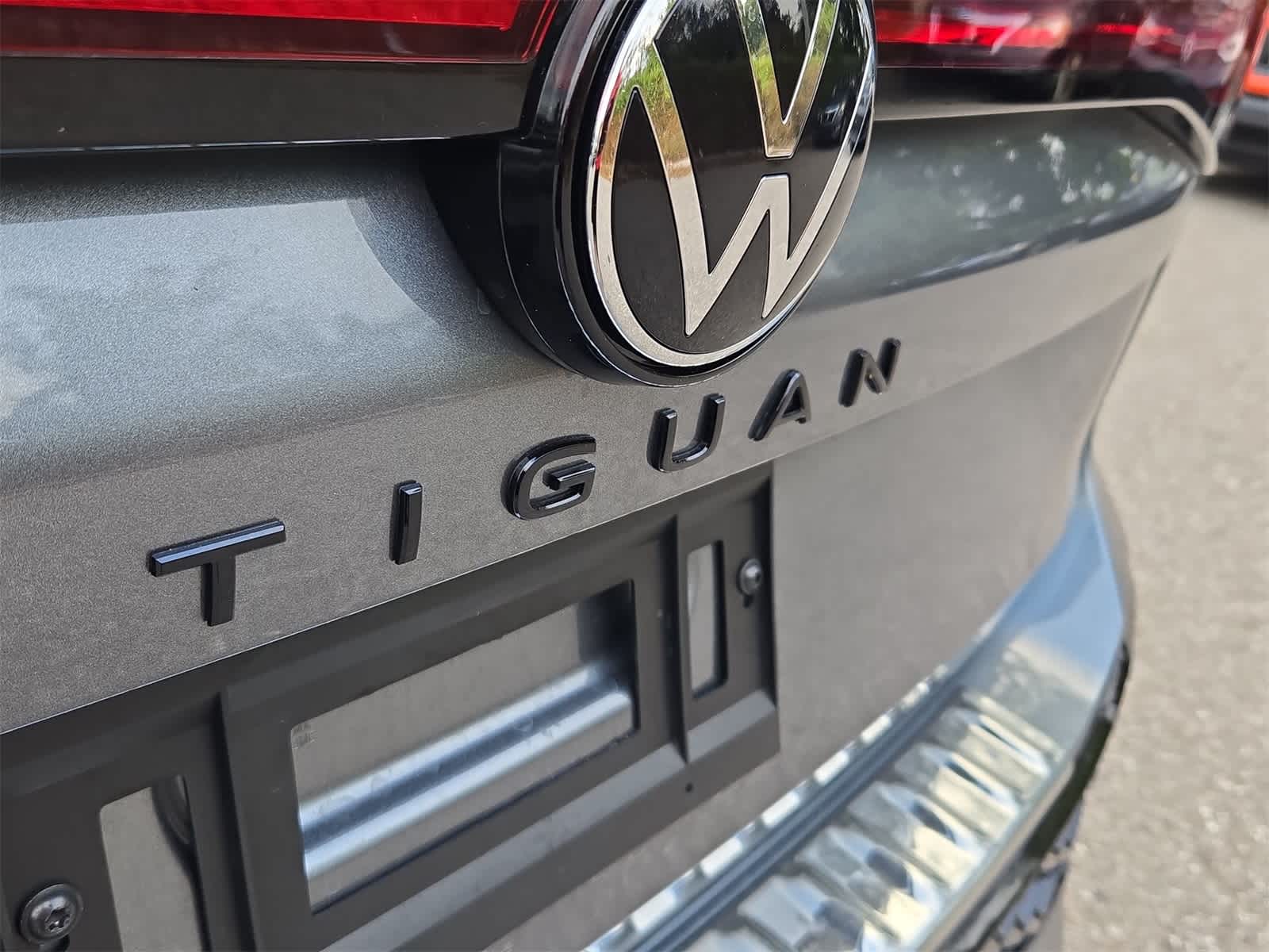 Thumbnail: 2025 Volkswagen Tiguan - 13