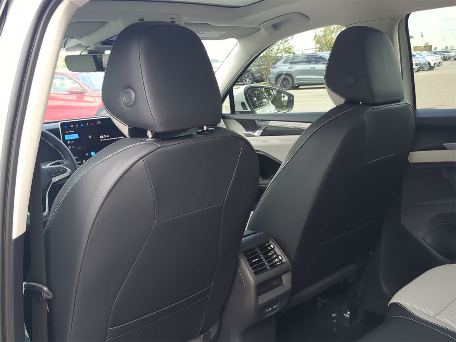 Thumbnail: 2025 Volkswagen Tiguan - 19