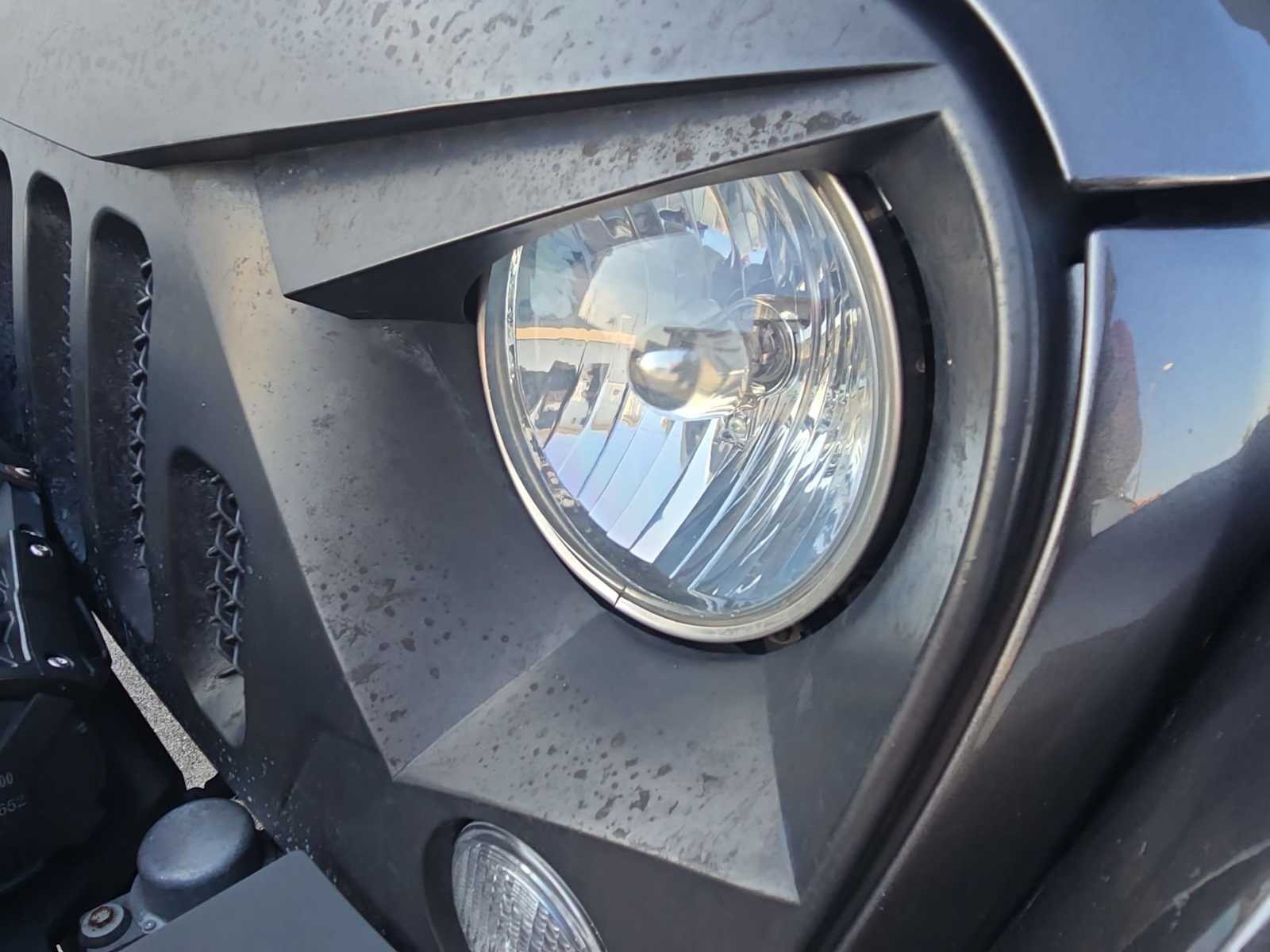Thumbnail: 2016 Jeep Wrangler - 11