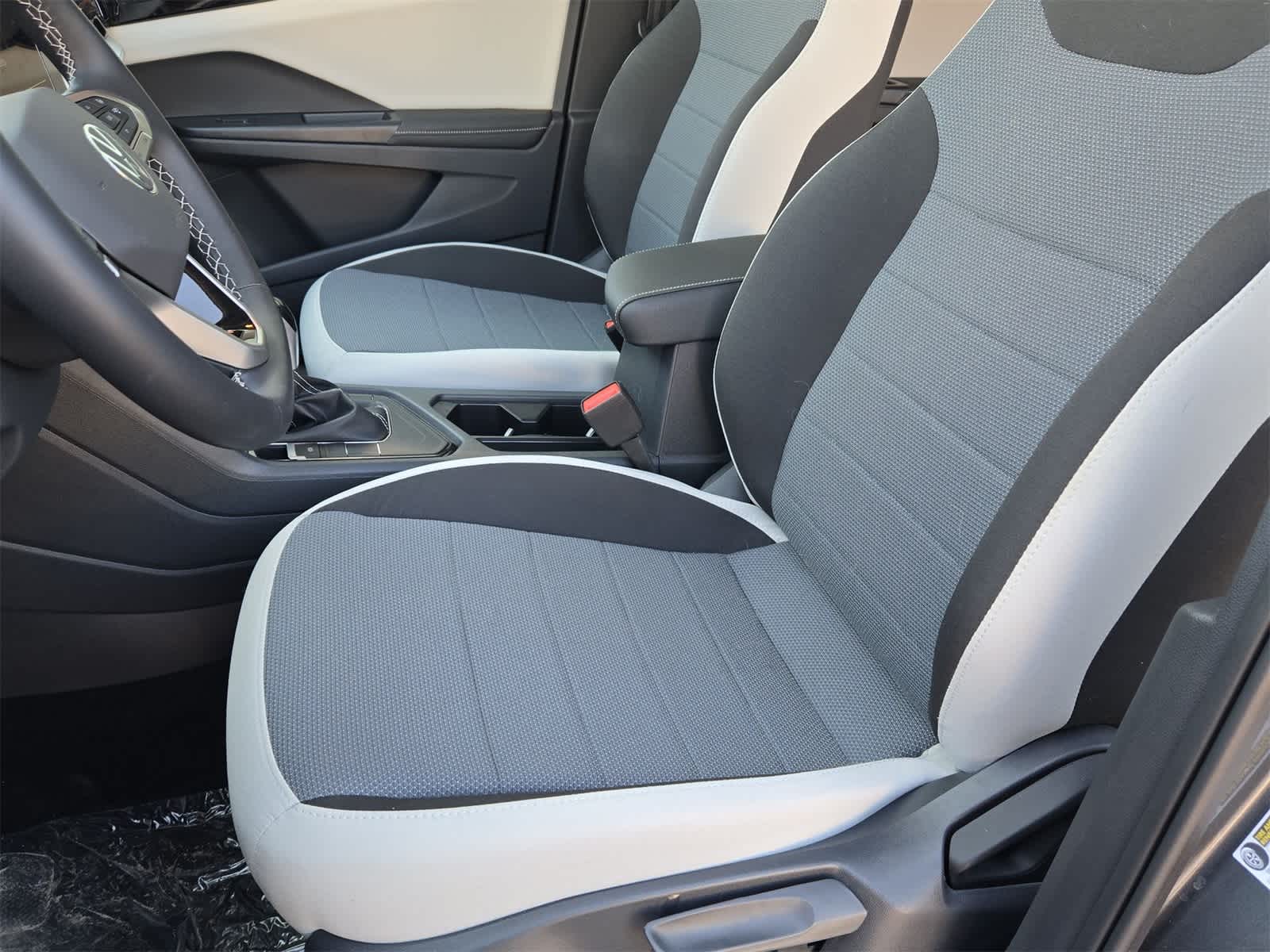 Thumbnail: 2025 Volkswagen Taos - 16